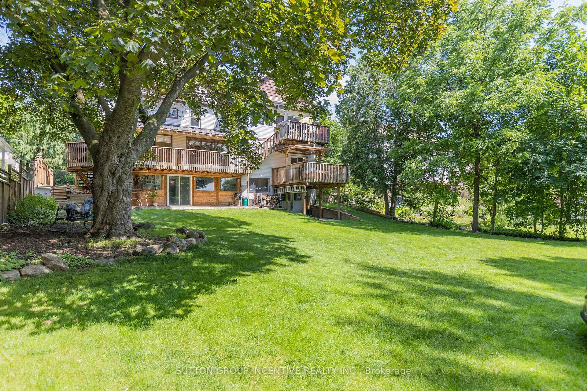 Photo 44 of 149 Blake Street, Barrie, North Shore — HOMEH