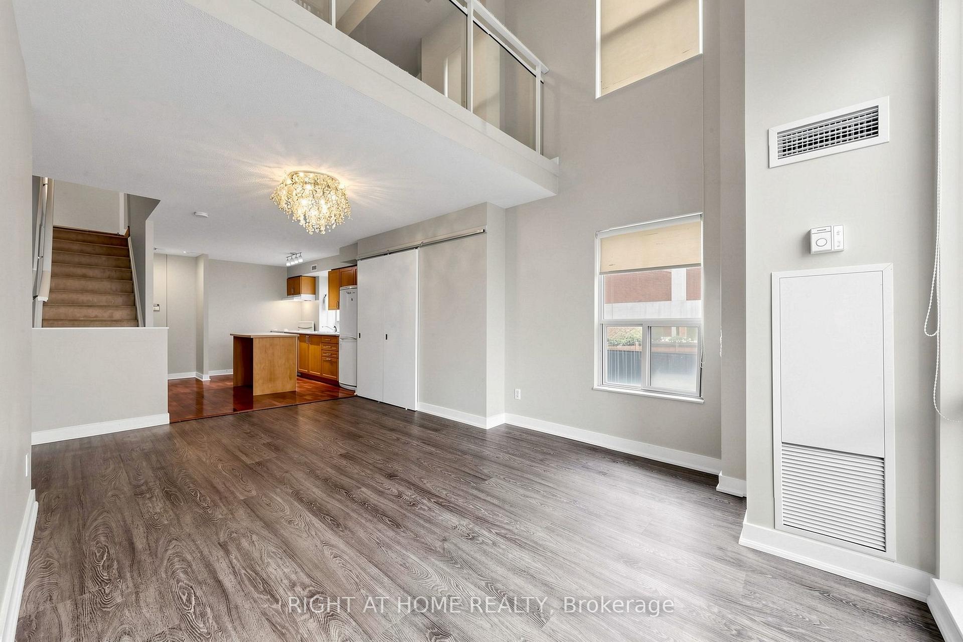 Photo of Unit 501, 77 Lombard Street