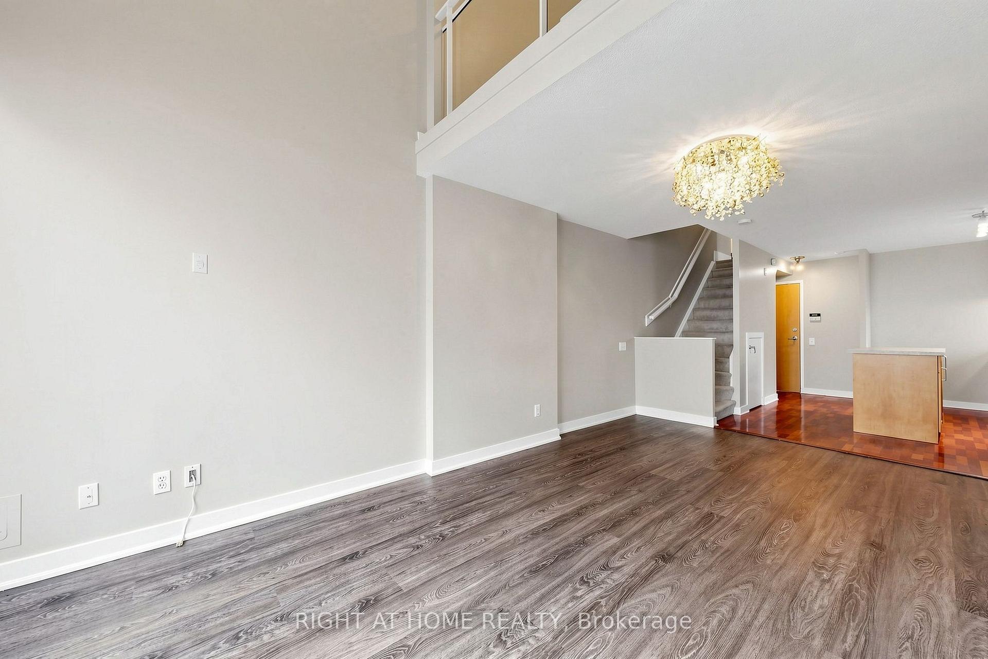 Photo 4 of Unit 501, 77 Lombard Street, Toronto, Church-Yonge Corridor — HOMEH