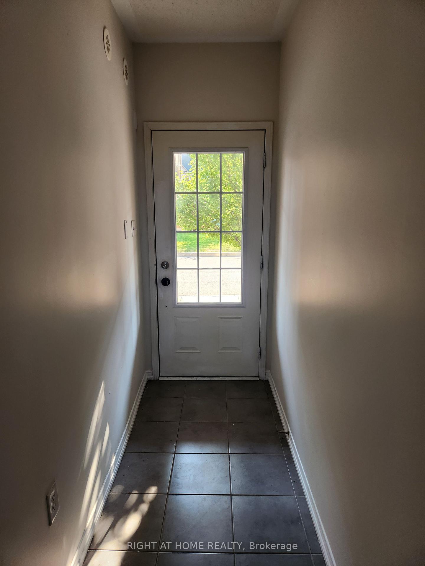Photo 2 of 2564 Bromus Path, Oshawa, Windfields — HOMEH