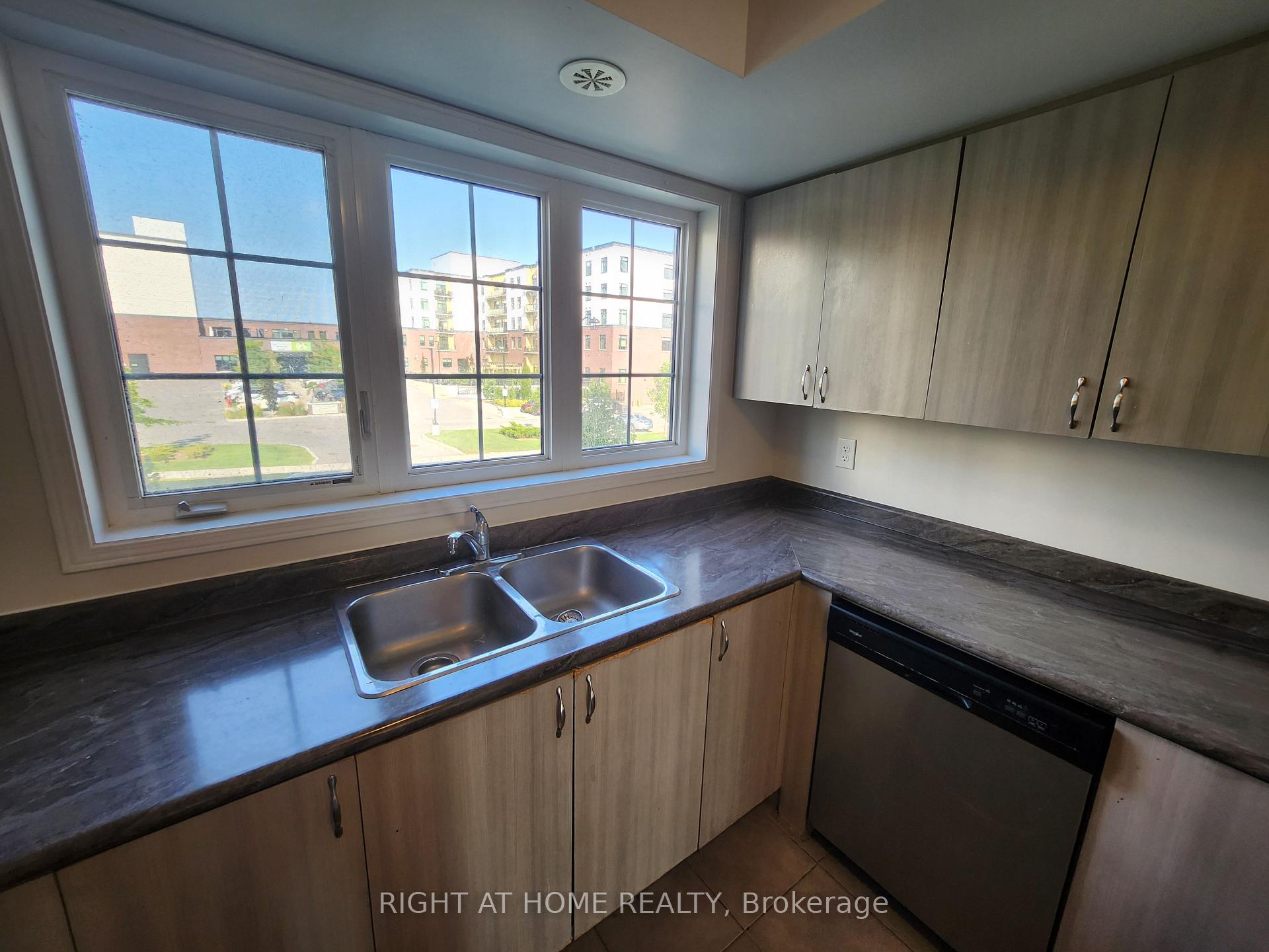 Photo 9 of 2564 Bromus Path, Oshawa, Windfields — HOMEH