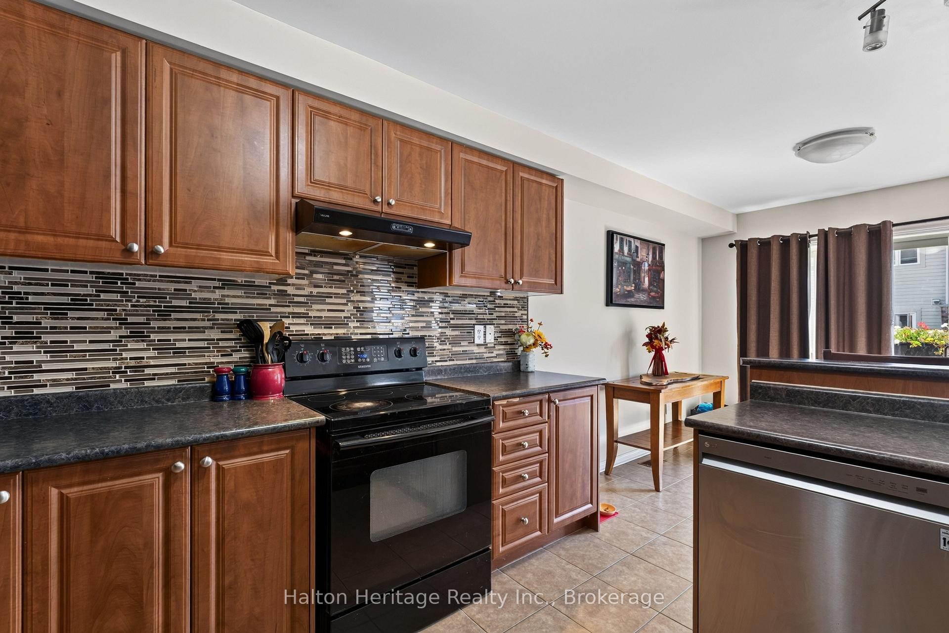 Photo 14 of 4828 Valera Road, Burlington, Alton — HOMEH