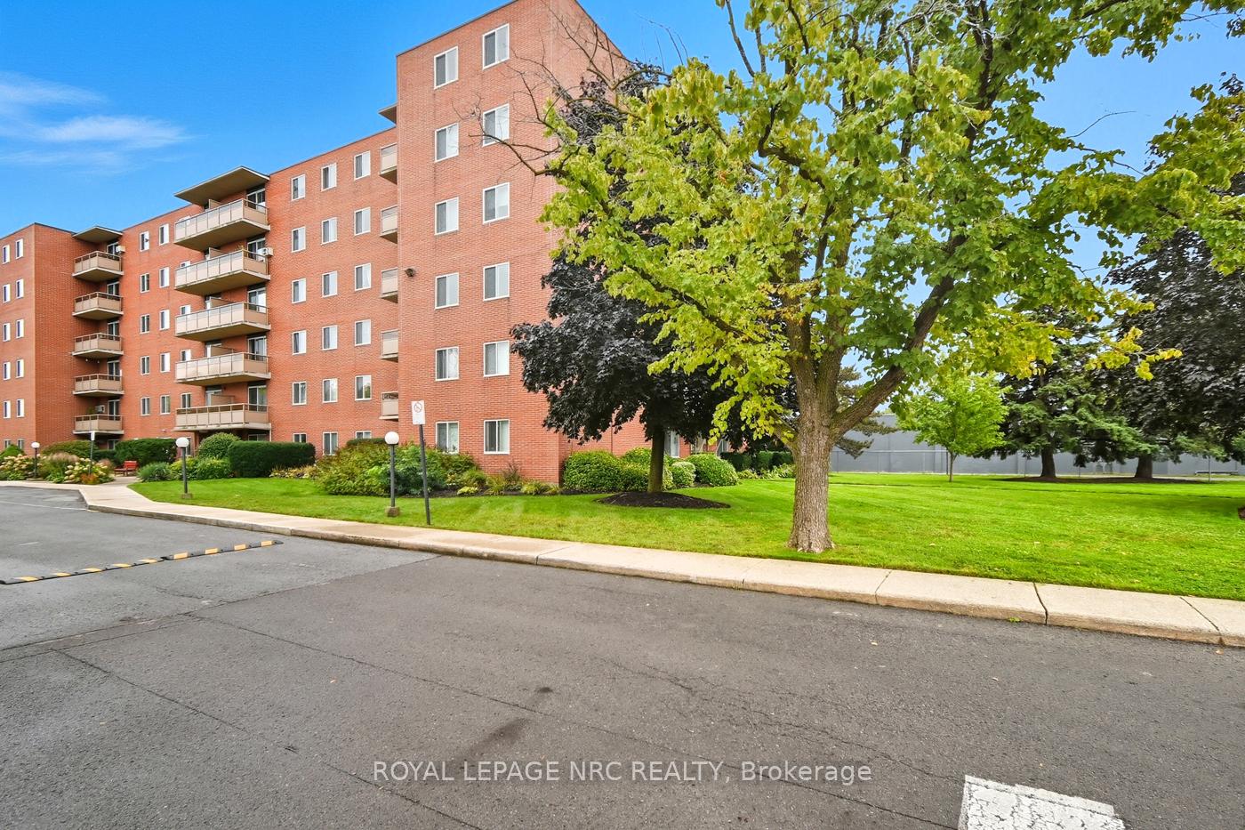 Photo 6 of Unit 505, 264 Grantham Avenue, St. Catharines, Carlton/Bunting — HOMEH