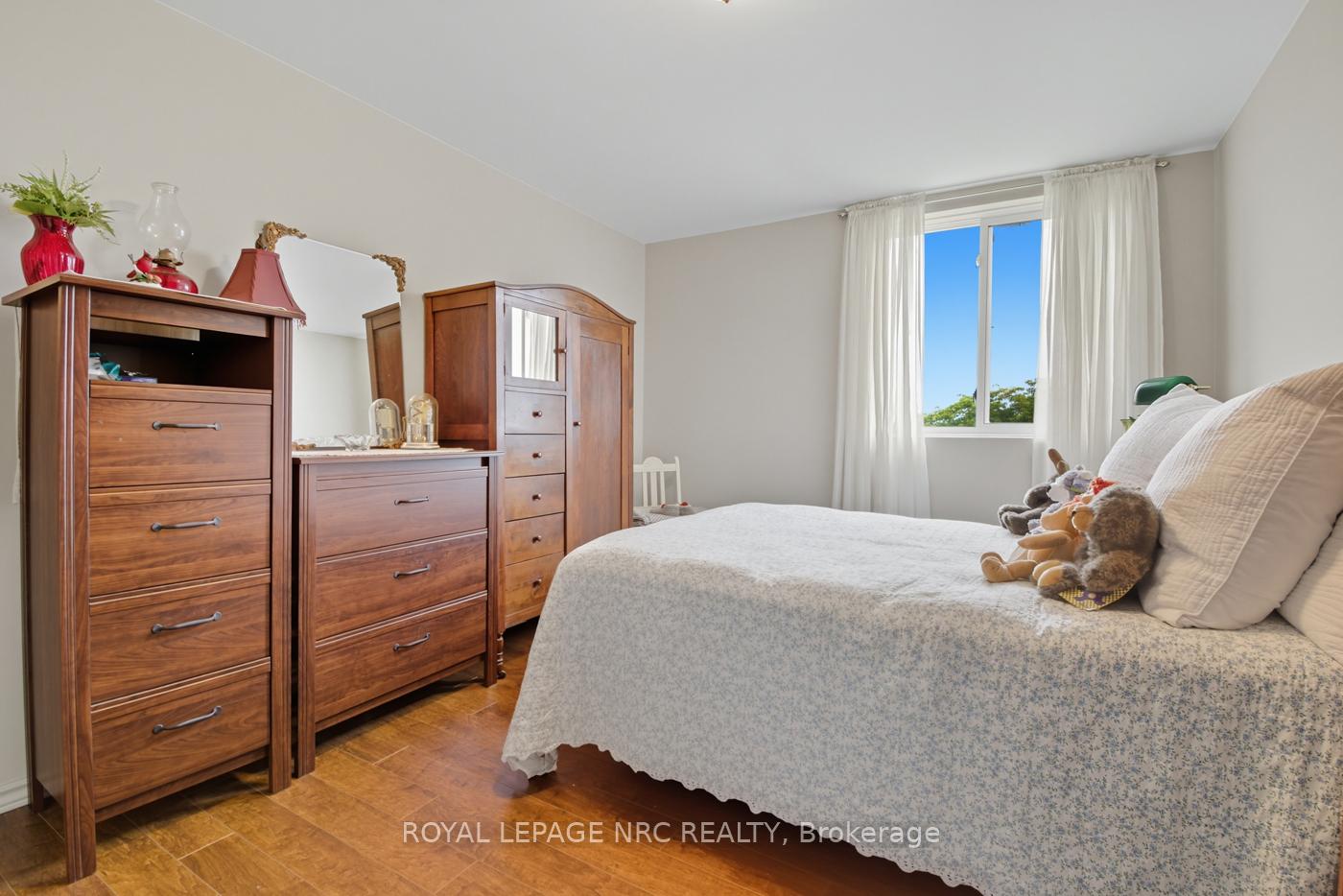 Photo 74 of Unit 505, 264 Grantham Avenue, St. Catharines, Carlton/Bunting — HOMEH
