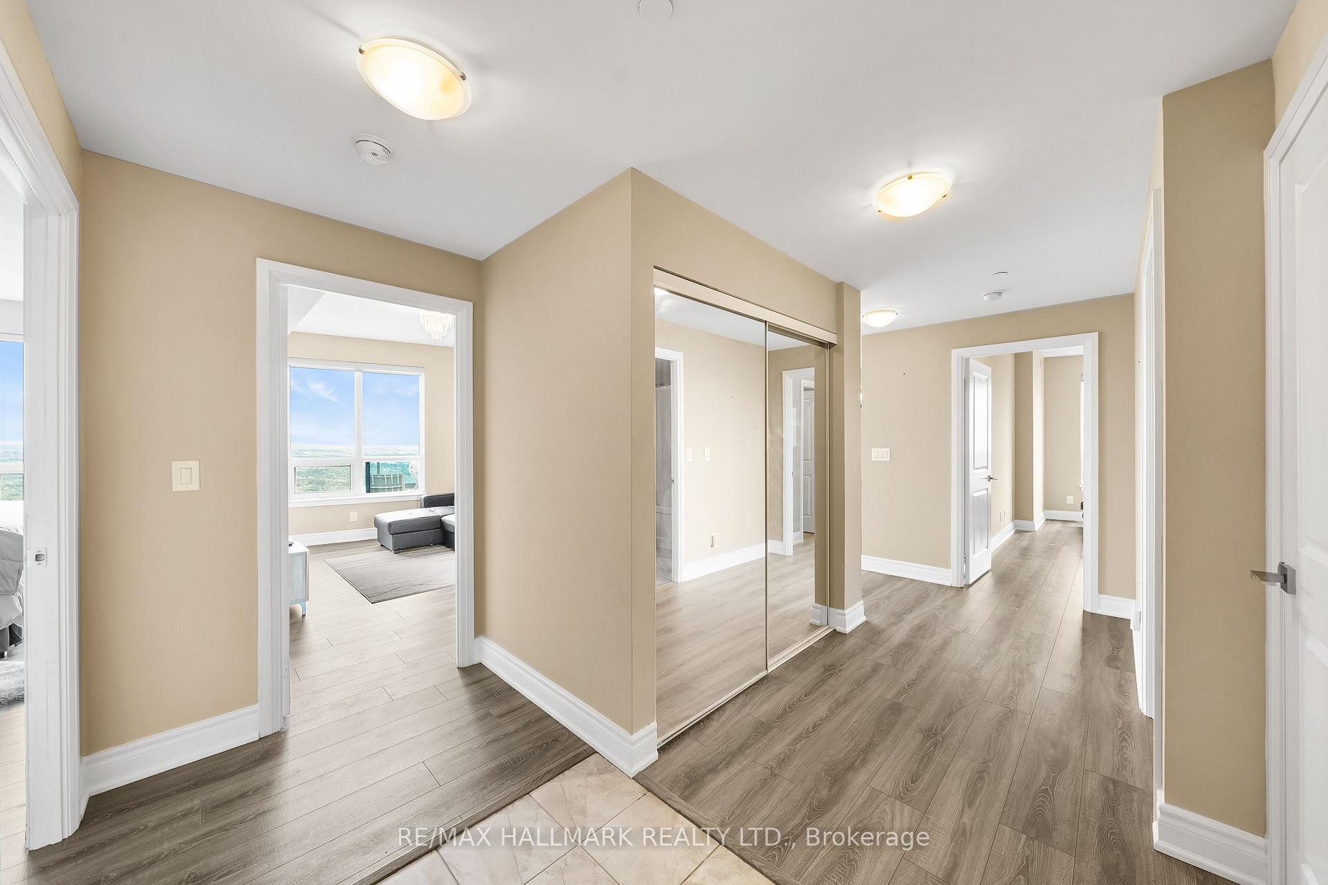 Photo 5 of Unit PH301, 7171 Yonge Street, Markham, Grandview — HOMEH