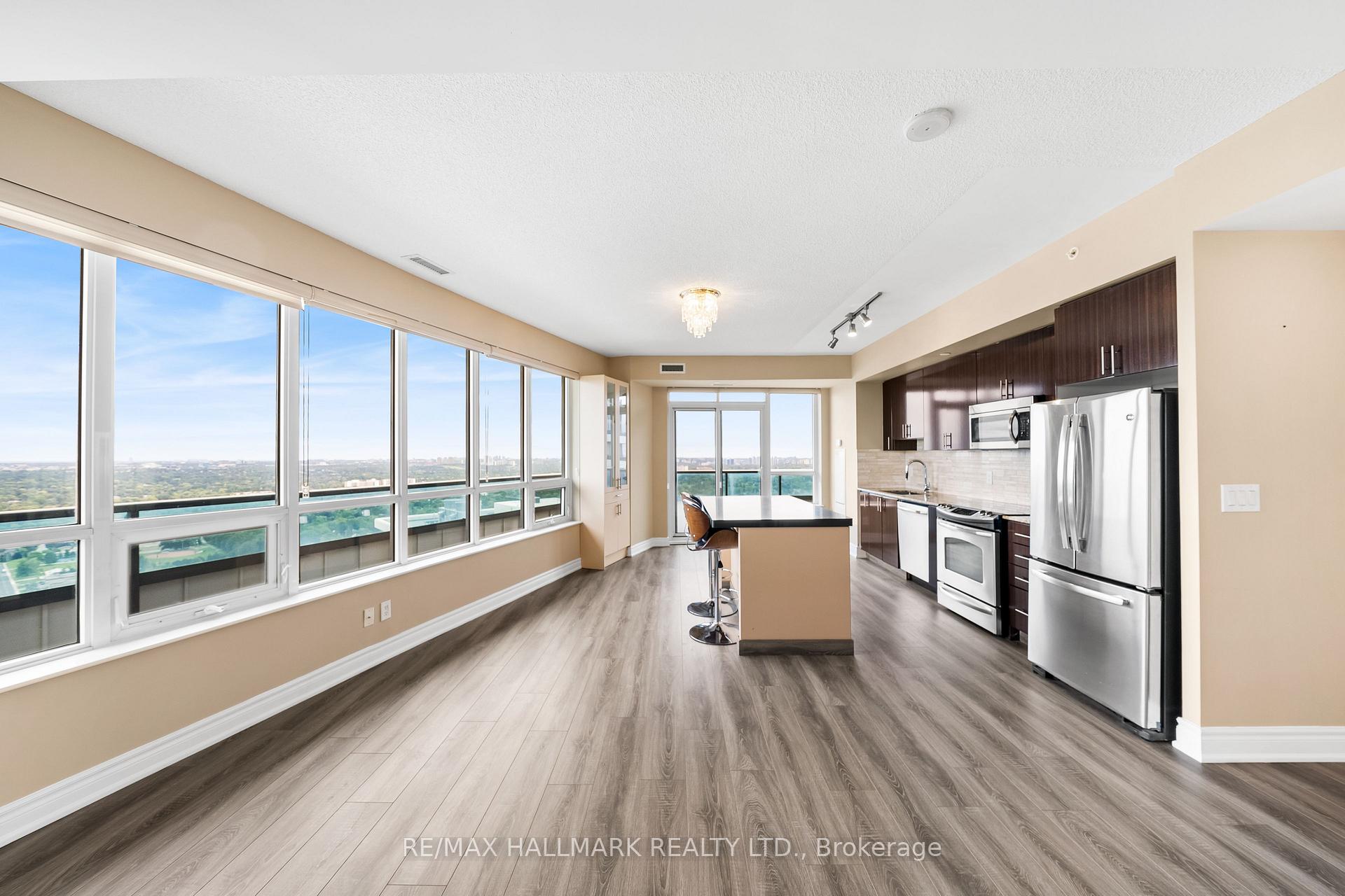 Photo 7 of Unit PH301, 7171 Yonge Street, Markham, Grandview — HOMEH