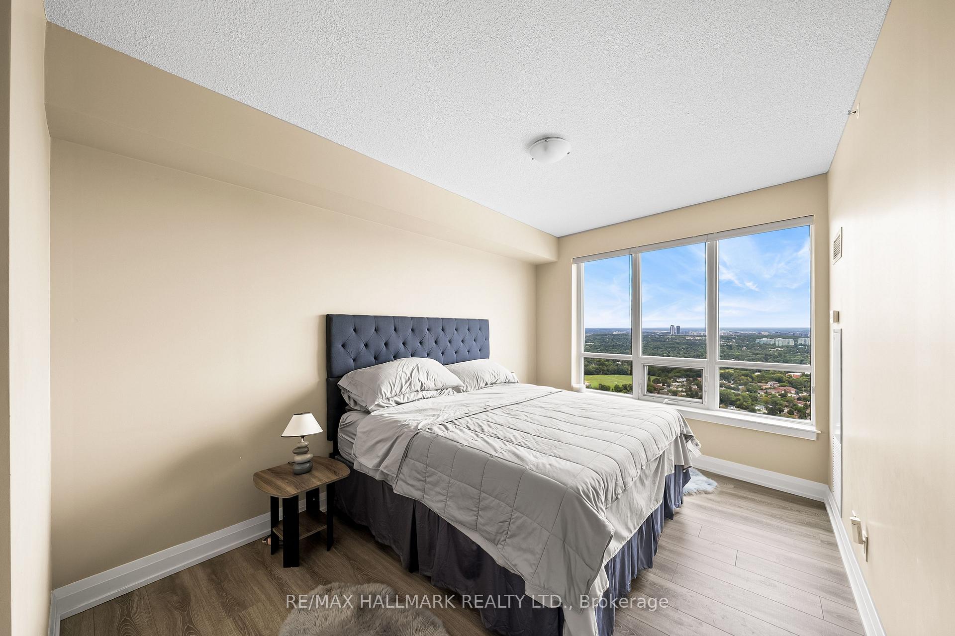 Photo 12 of Unit PH301, 7171 Yonge Street, Markham, Grandview — HOMEH