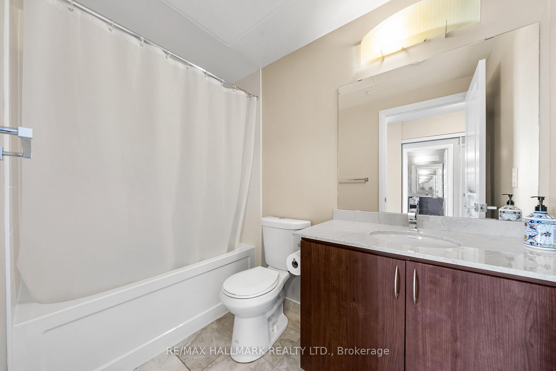 Photo 15 of Unit PH301, 7171 Yonge Street, Markham, Grandview — HOMEH
