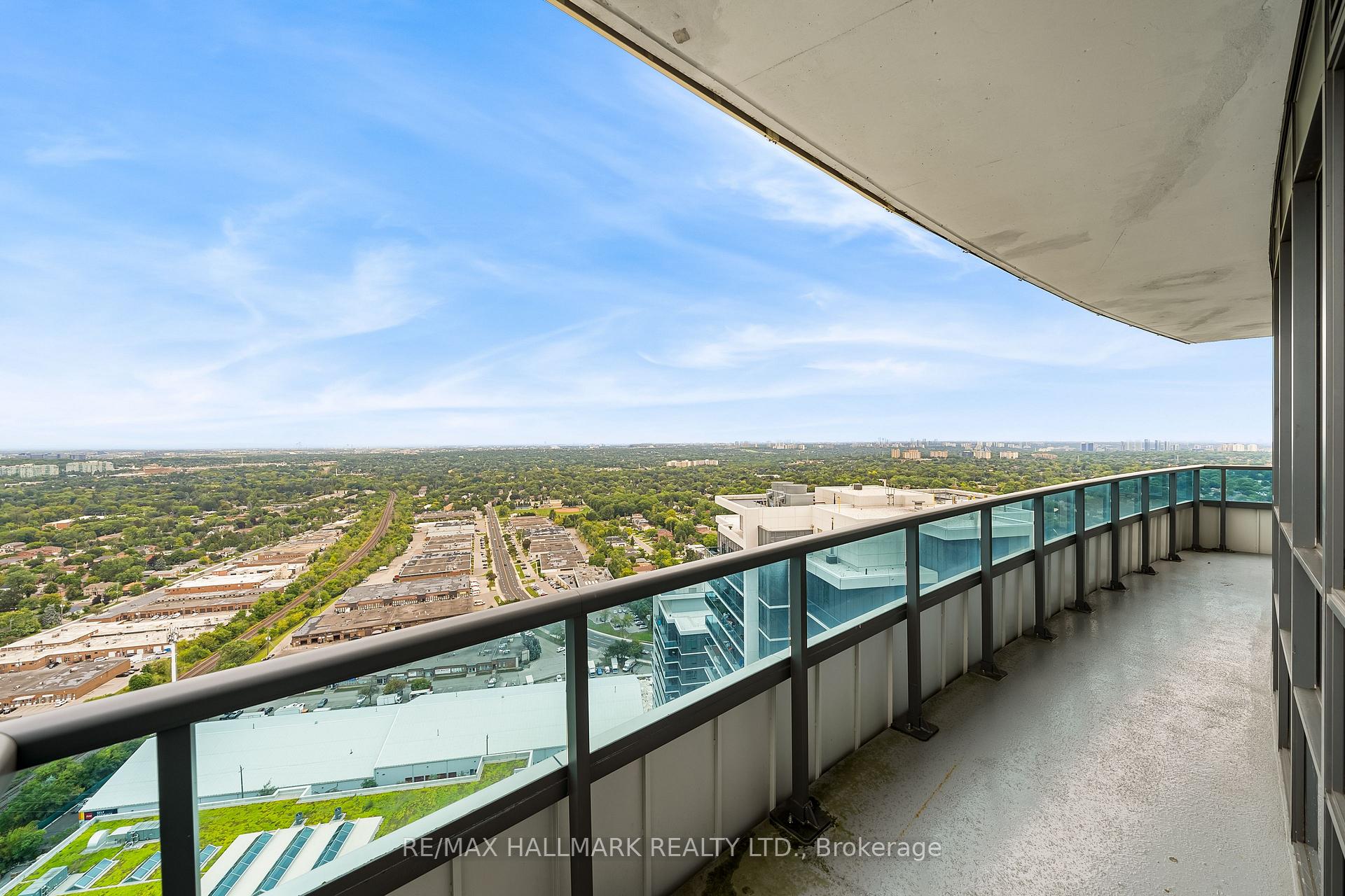 Photo 17 of Unit PH301, 7171 Yonge Street, Markham, Grandview — HOMEH