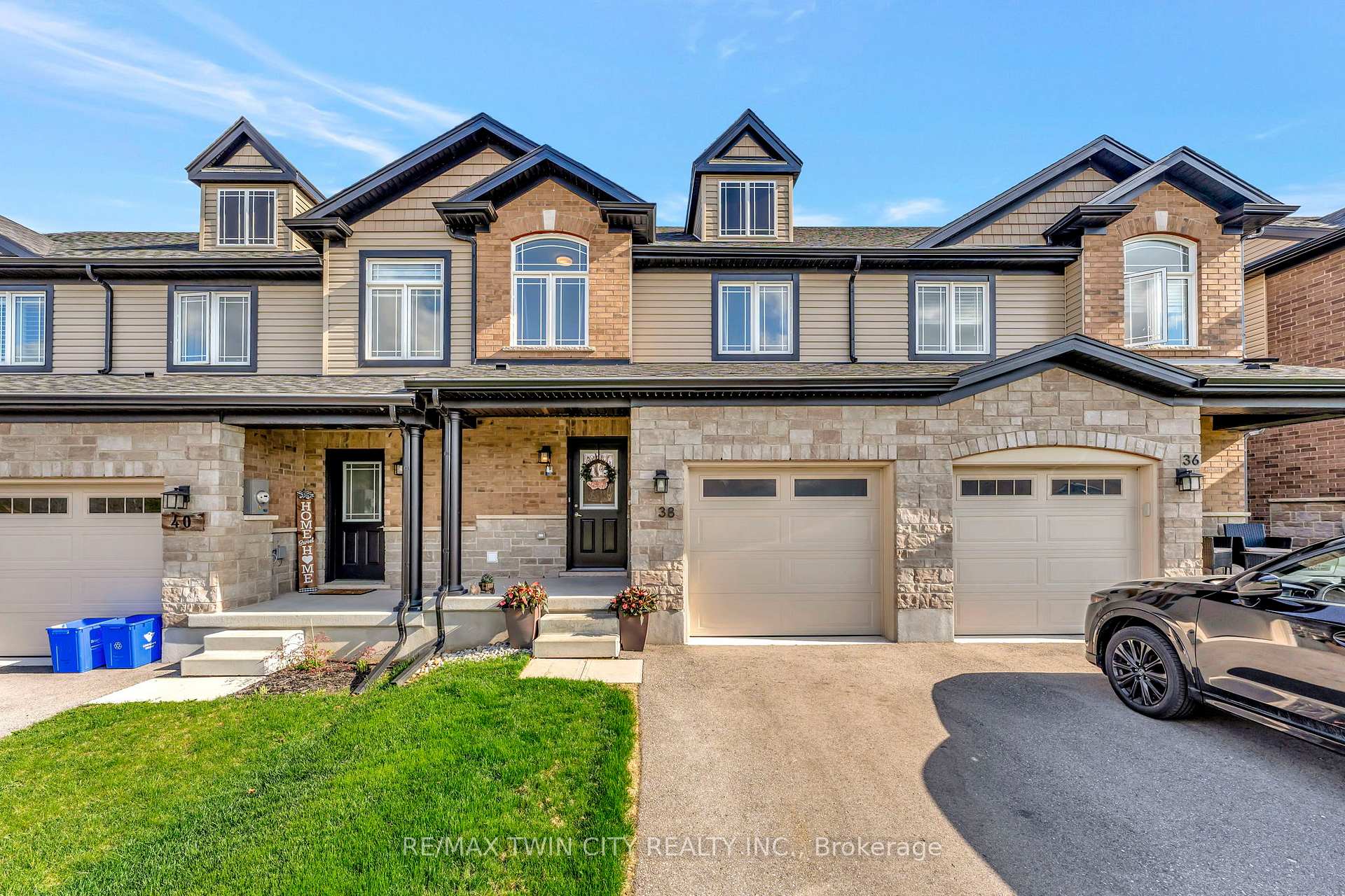 Photo 1 of 38 Bawcutt Crescent, Brant, Paris — HOMEH