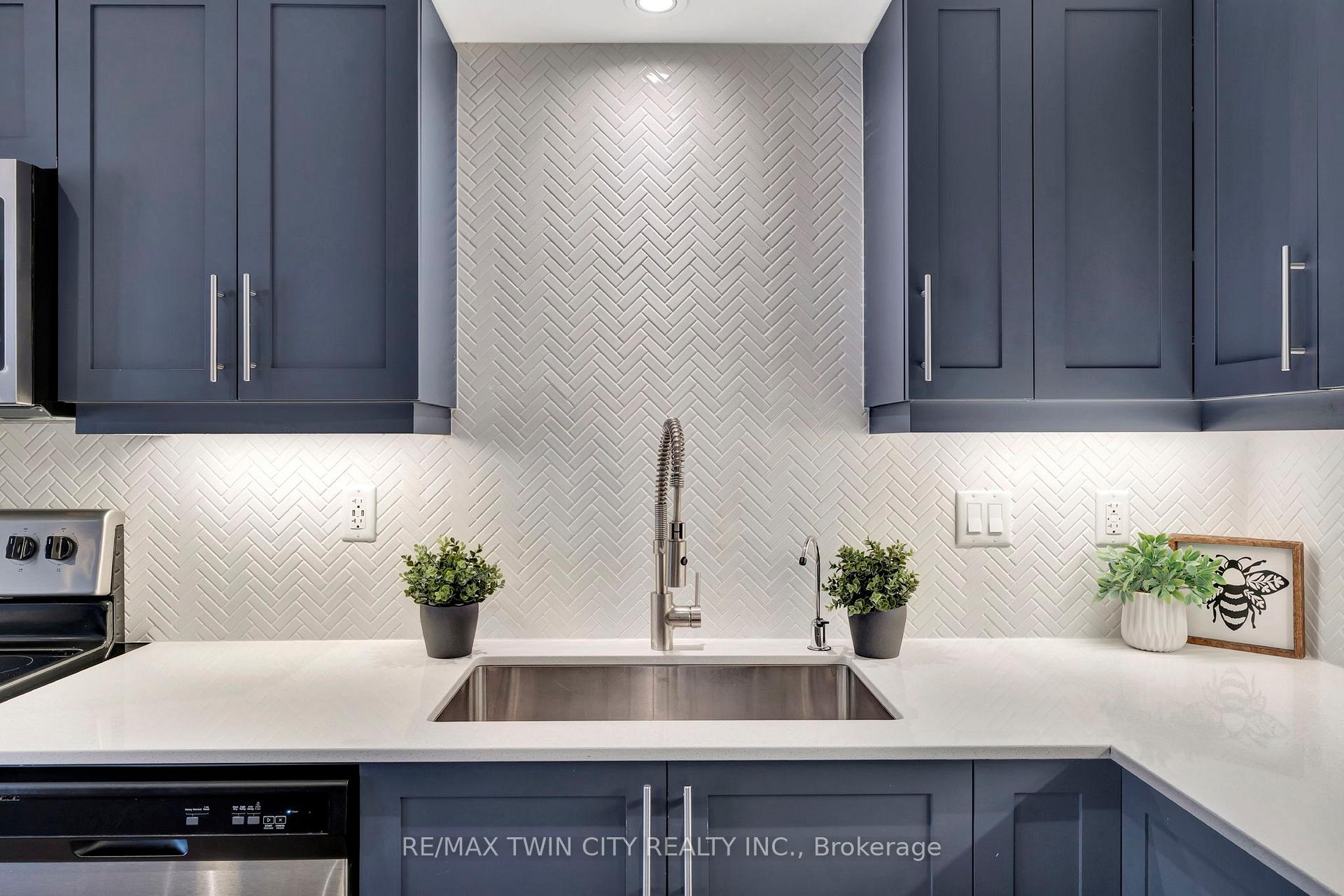 Photo 15 of 38 Bawcutt Crescent, Brant, Paris — HOMEH