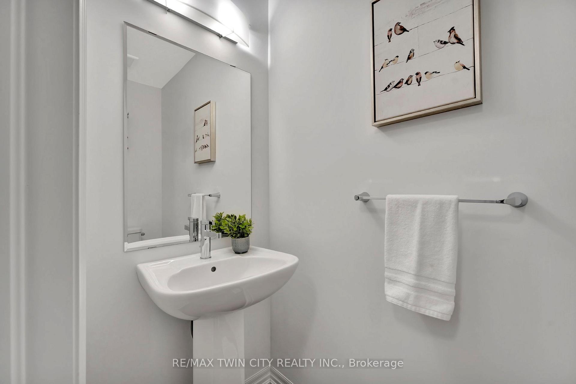 Photo 18 of 38 Bawcutt Crescent, Brant, Paris — HOMEH