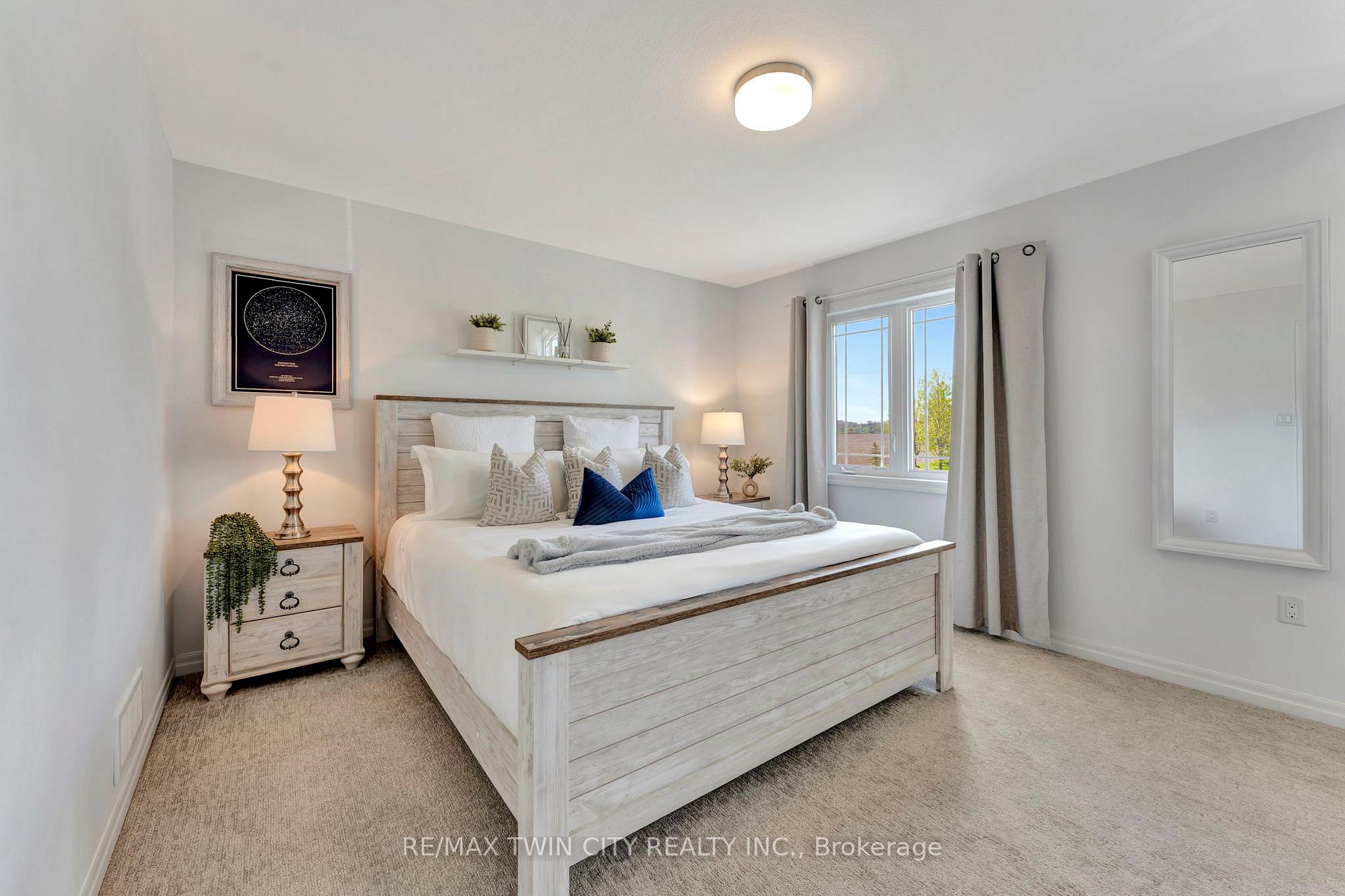 Photo 19 of 38 Bawcutt Crescent, Brant, Paris — HOMEH