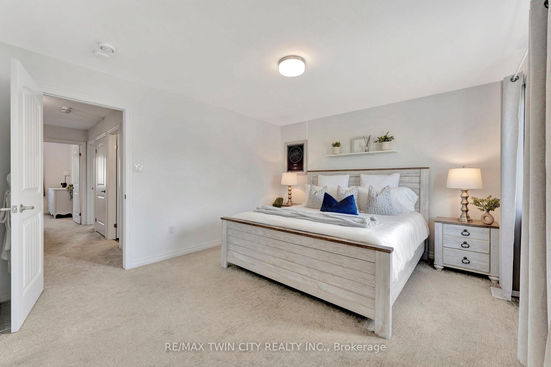 Photo 20 of 38 Bawcutt Crescent, Brant, Paris — HOMEH