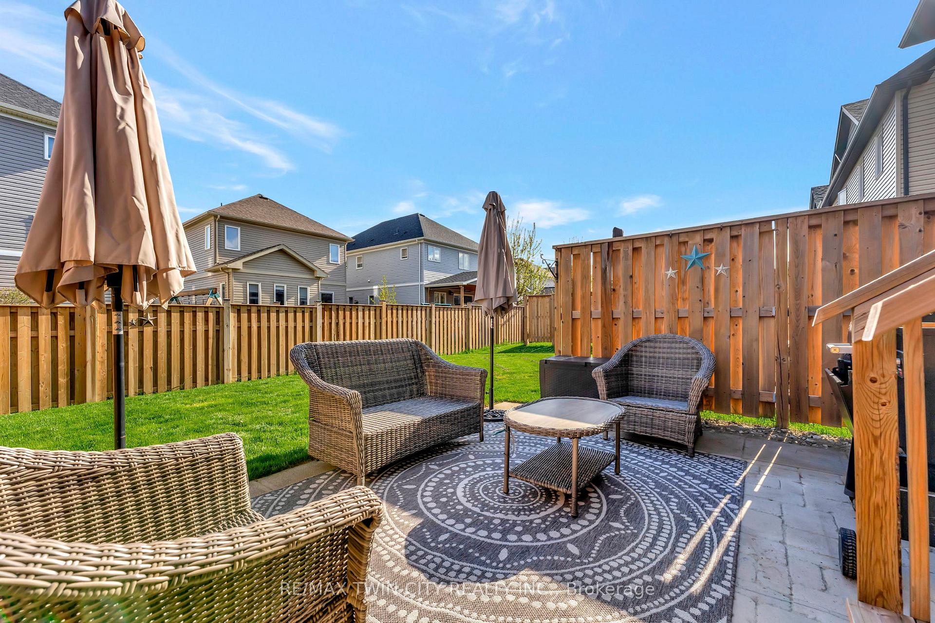 Photo 27 of 38 Bawcutt Crescent, Brant, Paris — HOMEH