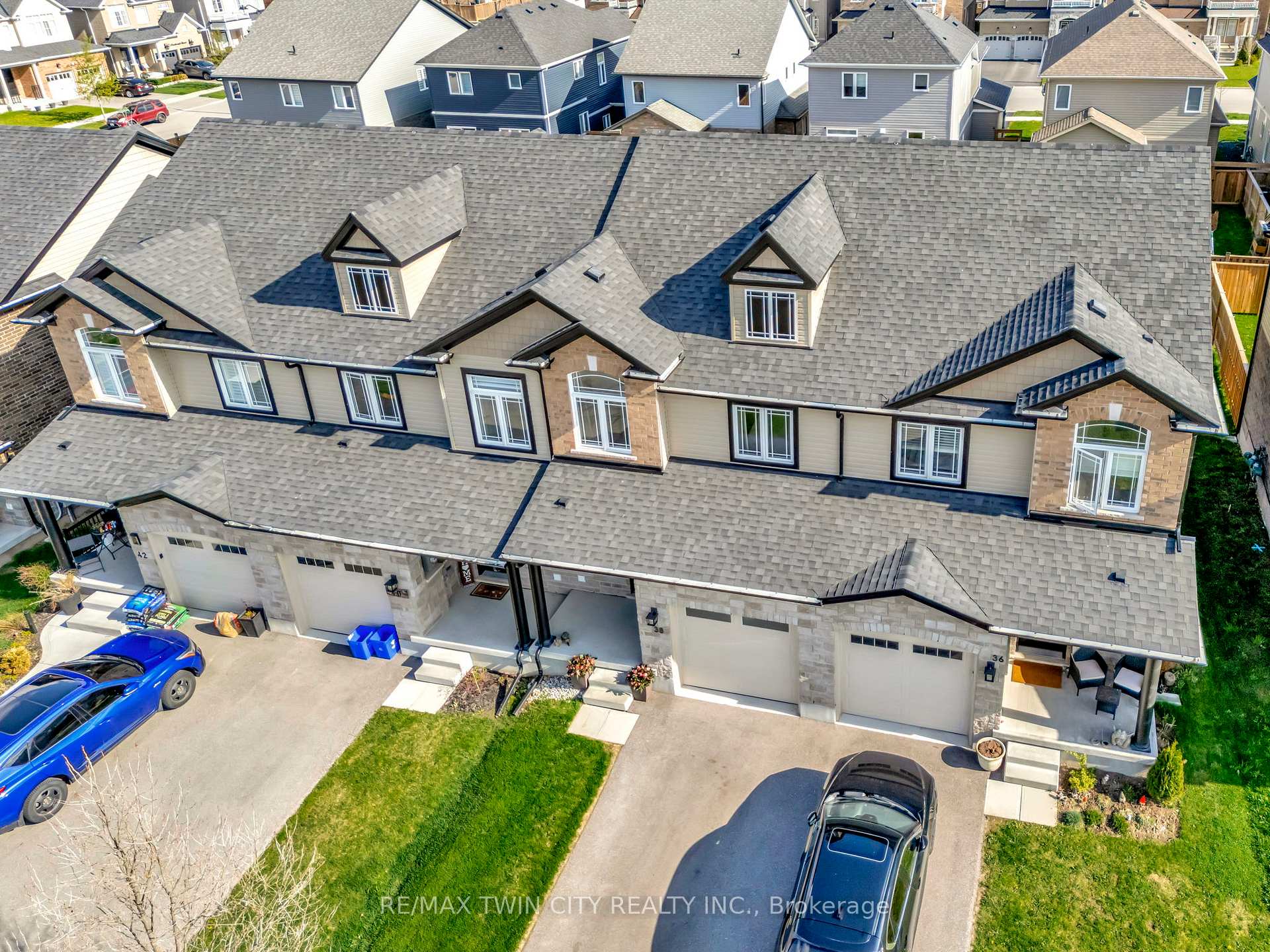 Photo 32 of 38 Bawcutt Crescent, Brant, Paris — HOMEH