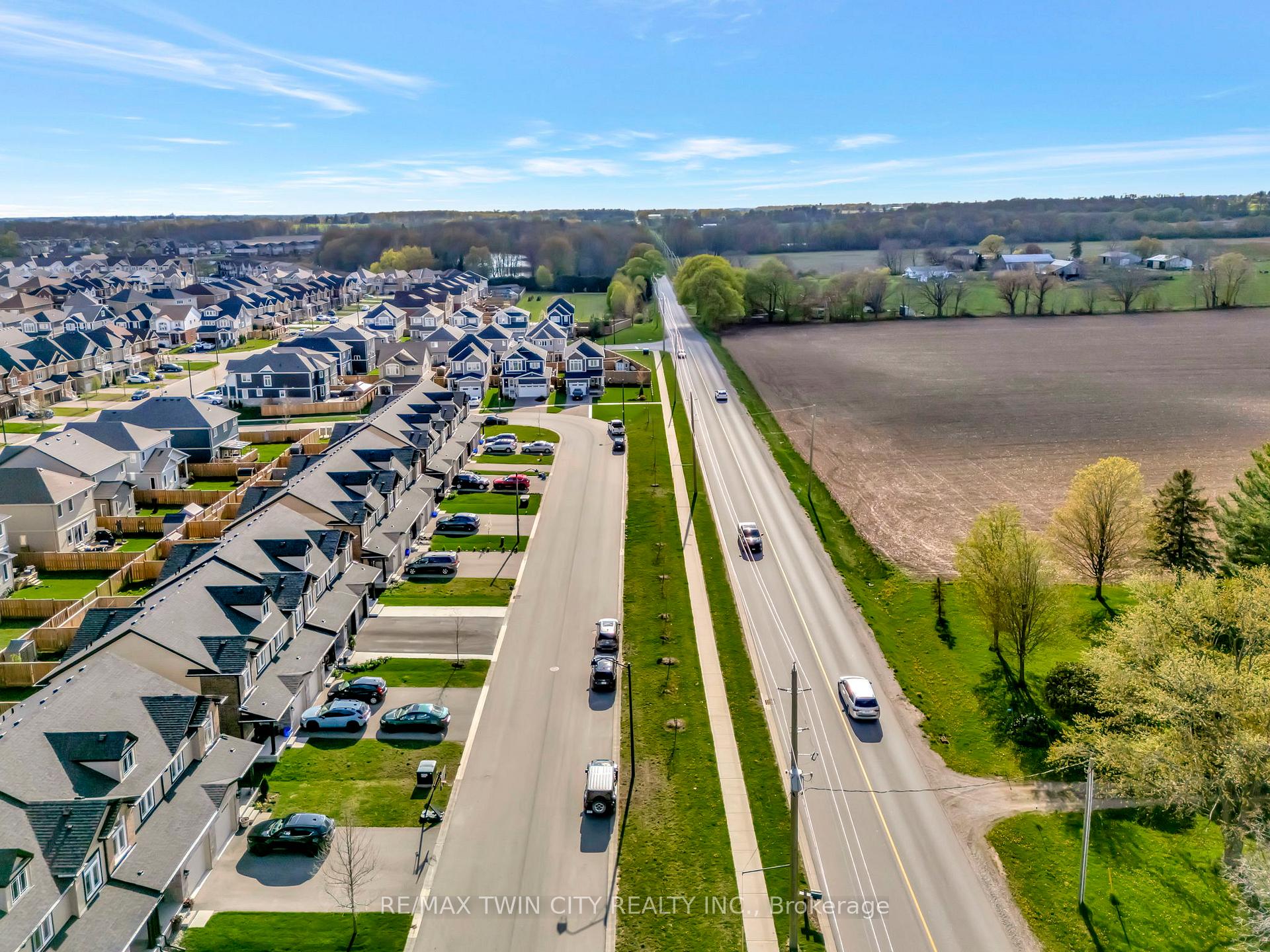 Photo 35 of 38 Bawcutt Crescent, Brant, Paris — HOMEH