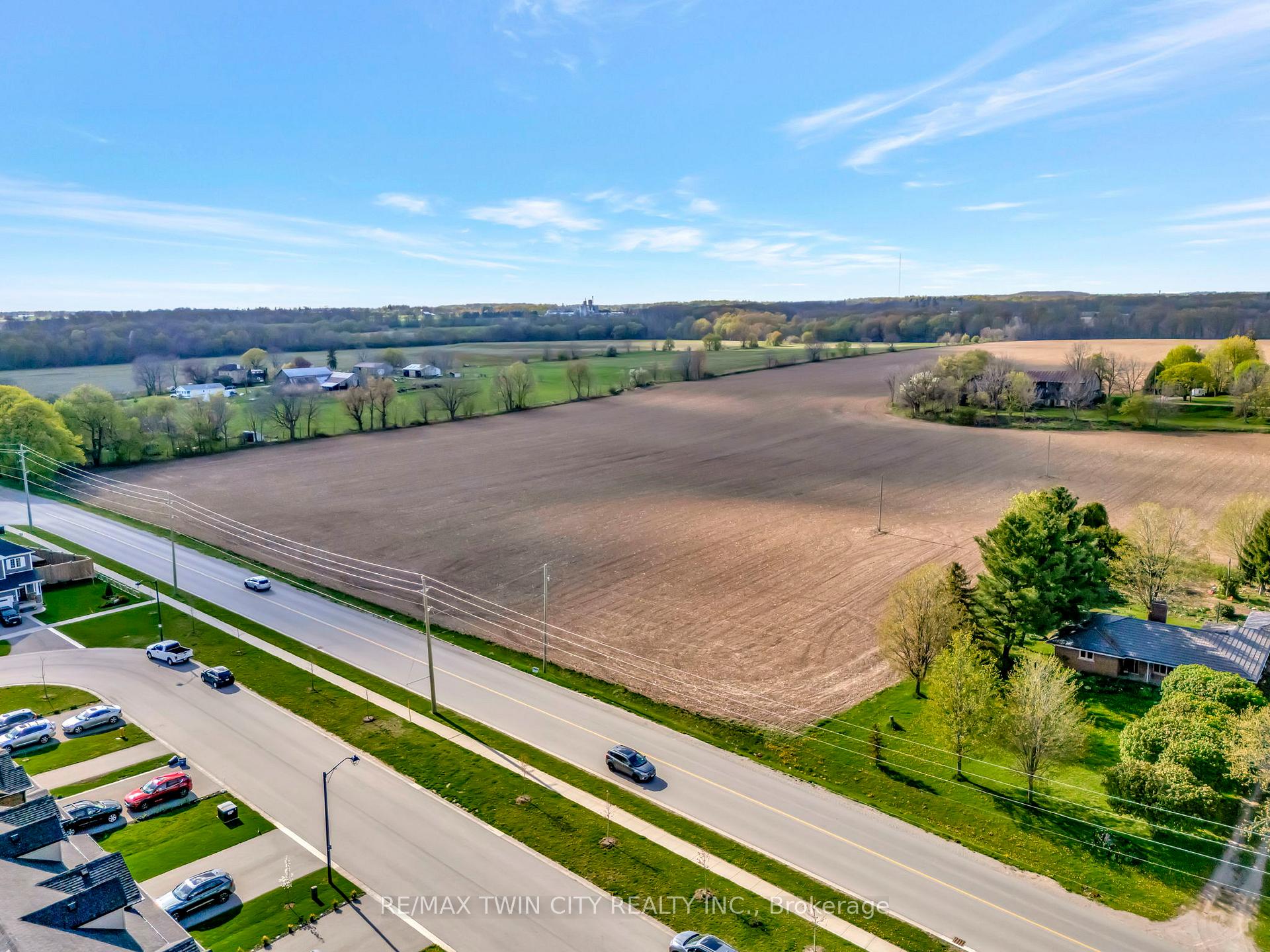 Photo 36 of 38 Bawcutt Crescent, Brant, Paris — HOMEH