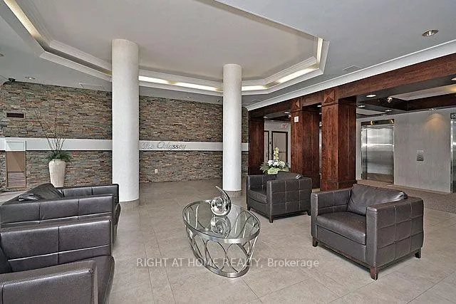 Photo 2 of Unit 701, 250 Webb Drive, Mississauga, City Centre — HOMEH