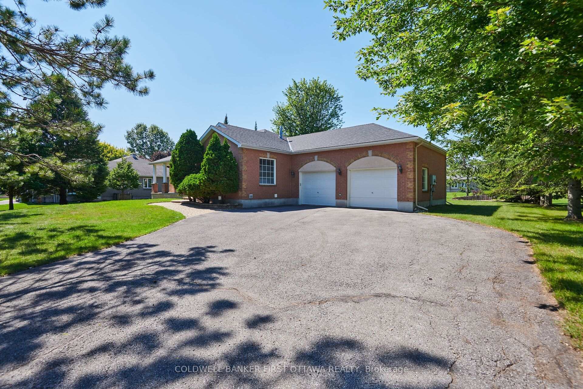 Photo 2 of 6983 Lakes Park Drive, Ottawa, Greely — HOMEH