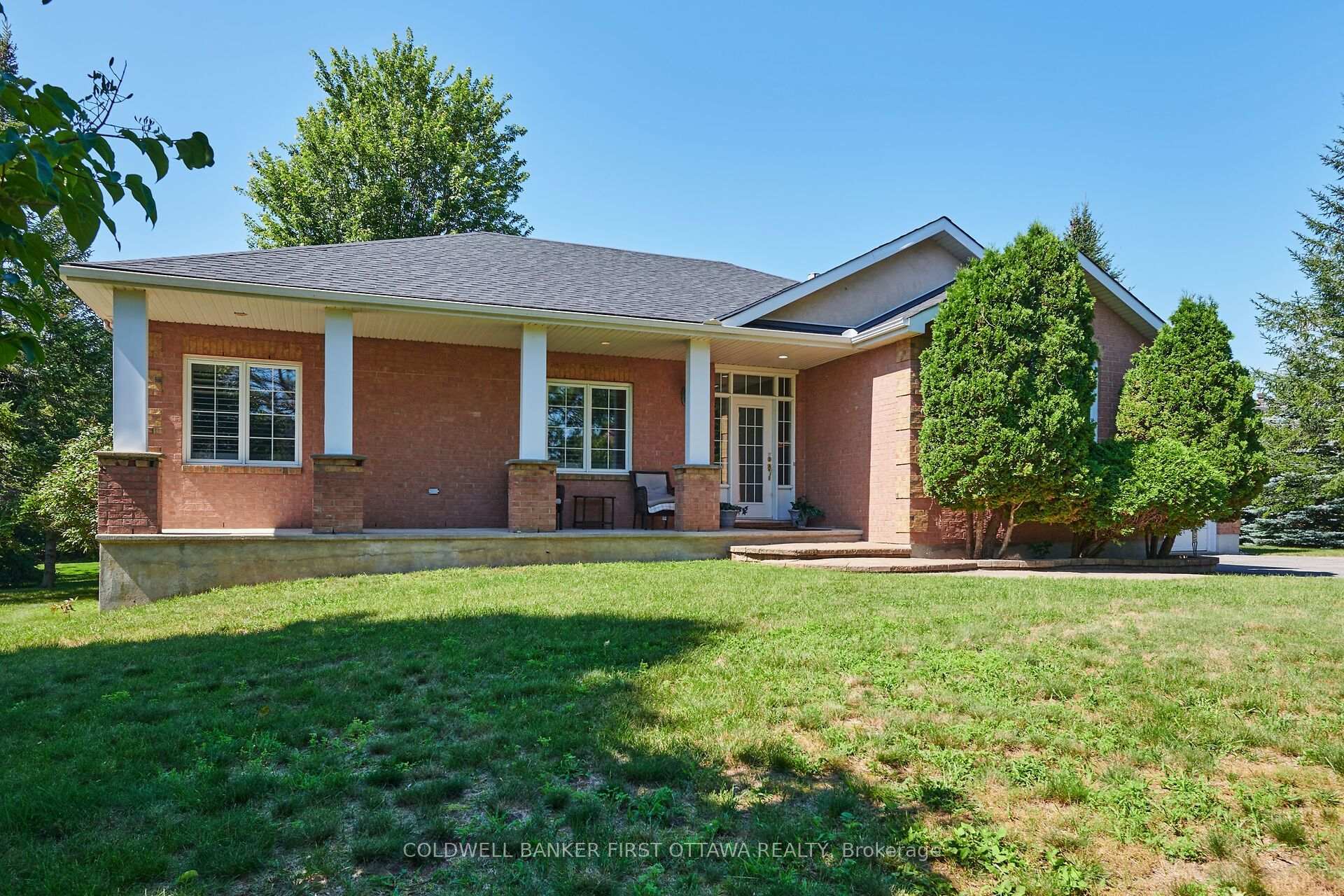 Photo 3 of 6983 Lakes Park Drive, Ottawa, Greely — HOMEH