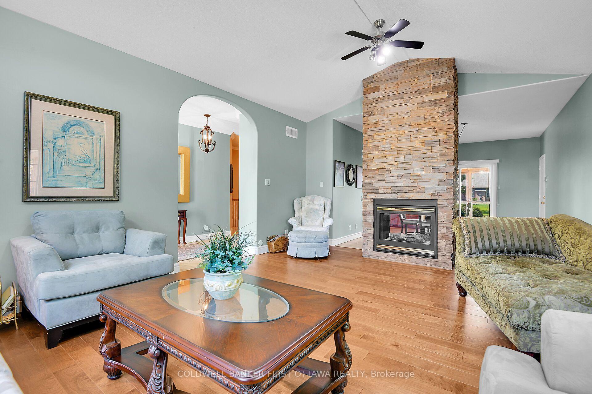 Photo 8 of 6983 Lakes Park Drive, Ottawa, Greely — HOMEH
