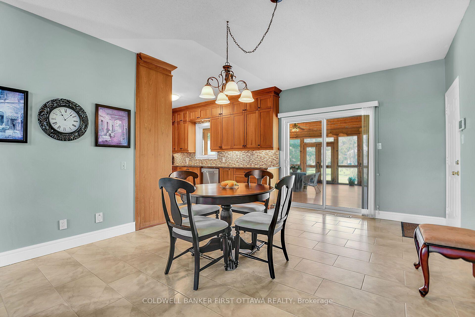 Photo 9 of 6983 Lakes Park Drive, Ottawa, Greely — HOMEH