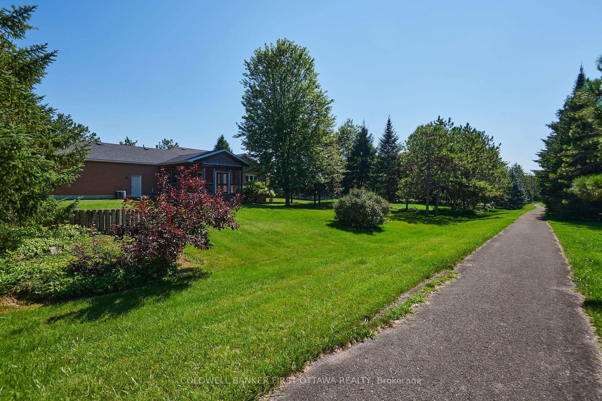 Photo 29 of 6983 Lakes Park Drive, Ottawa, Greely — HOMEH