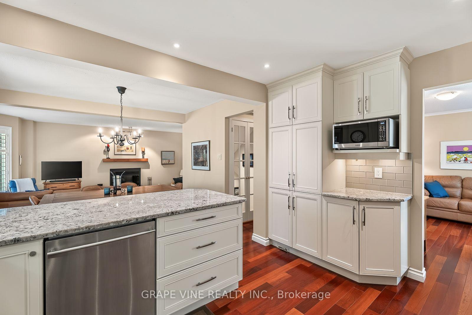 Photo 28 of 36 Baslaw Drive, Ottawa, Hunt Club Park — HOMEH