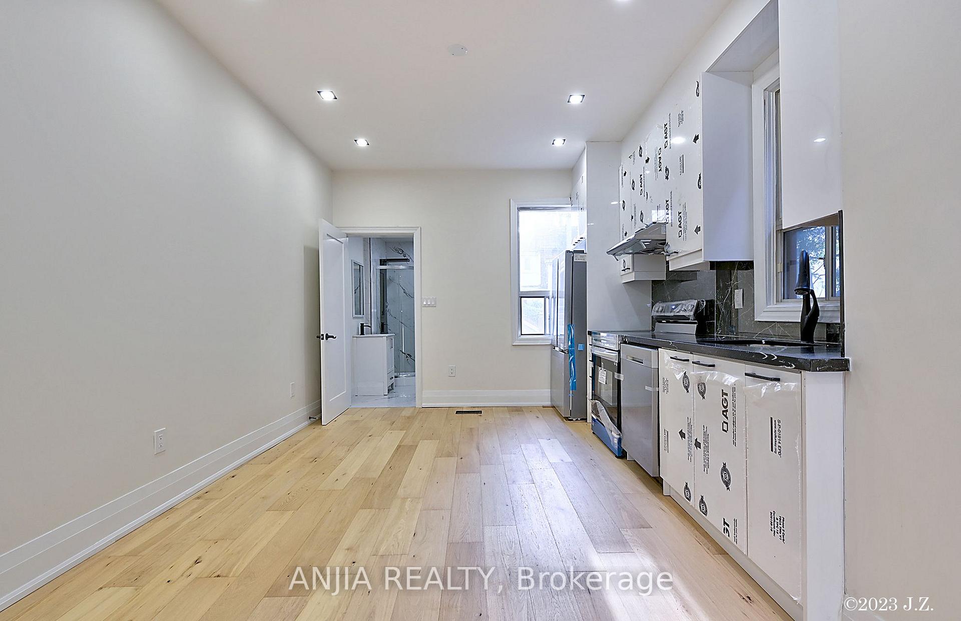 Photo 6 of Unit Upper, 36 Gough Avenue, Toronto, North Riverdale — HOMEH