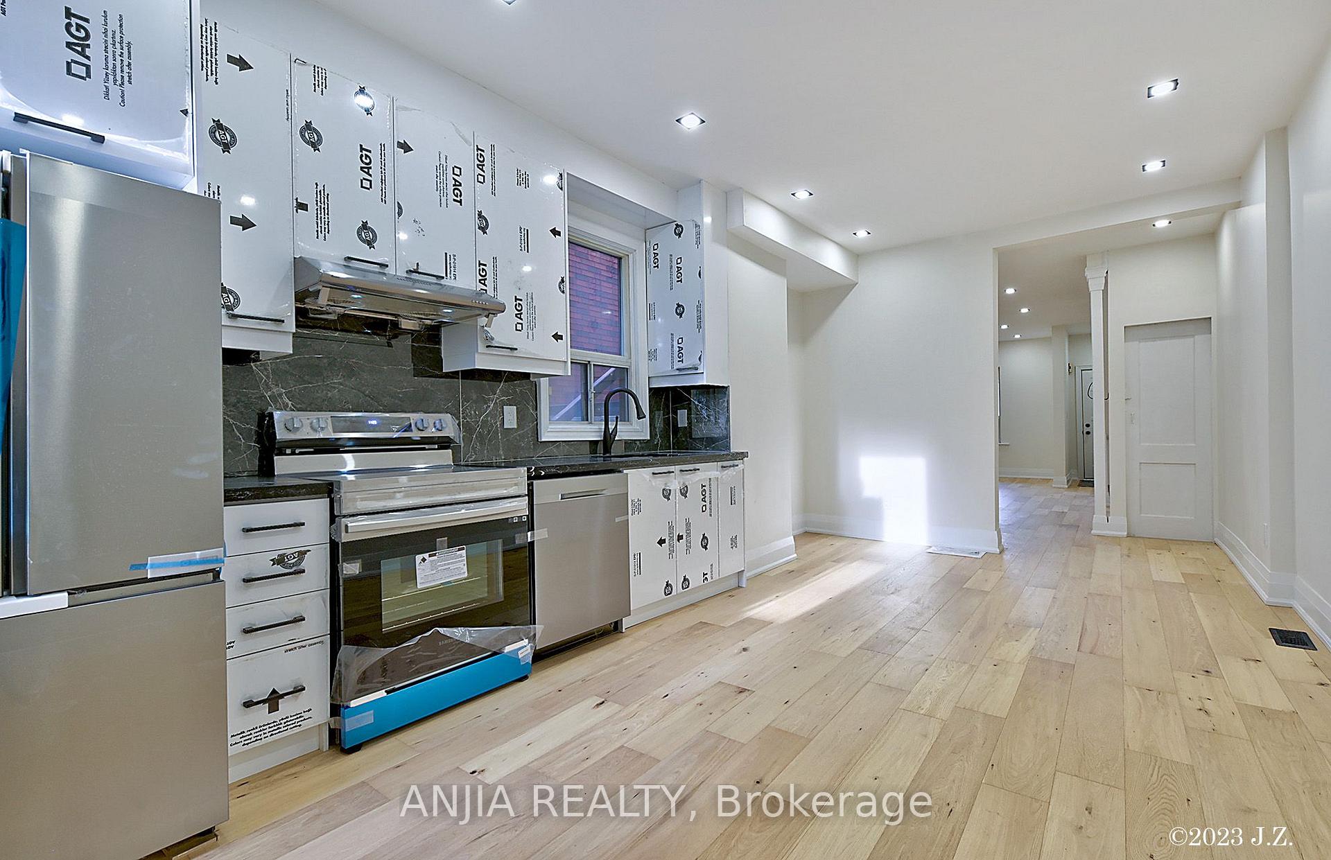 Photo 7 of Unit Upper, 36 Gough Avenue, Toronto, North Riverdale — HOMEH