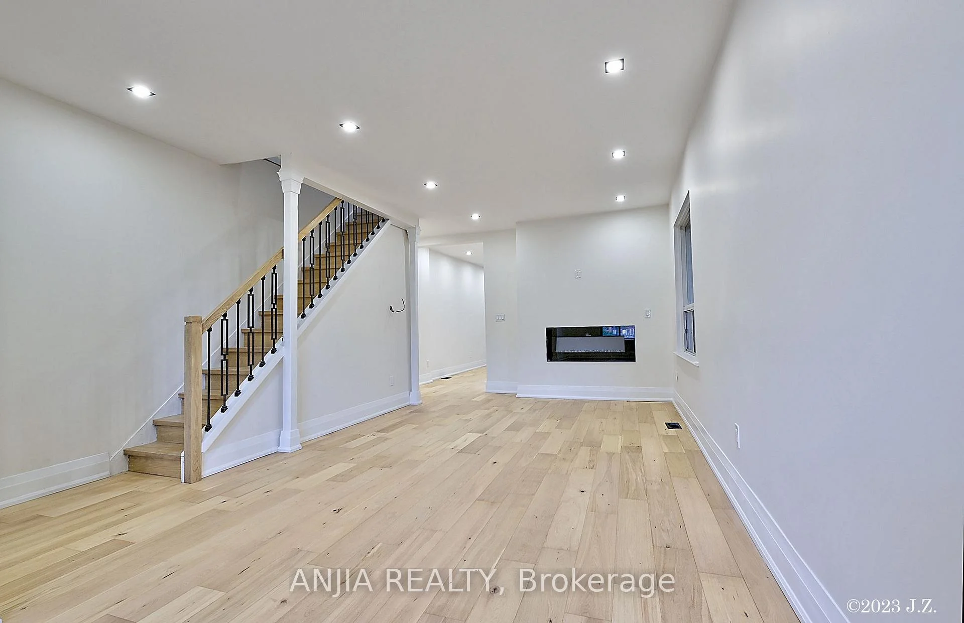 Photo 4 of Unit Upper, 36 Gough Avenue, Toronto, North Riverdale — HOMEH