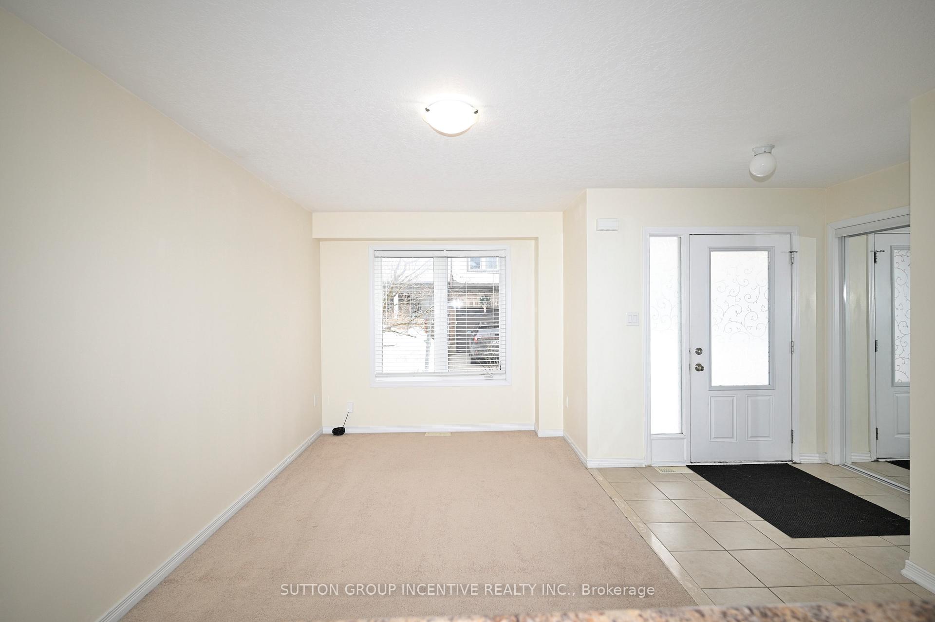 Photo 7 of Unit 29, 90 Sovereign'S Gate, Barrie, Innis-Shore — HOMEH