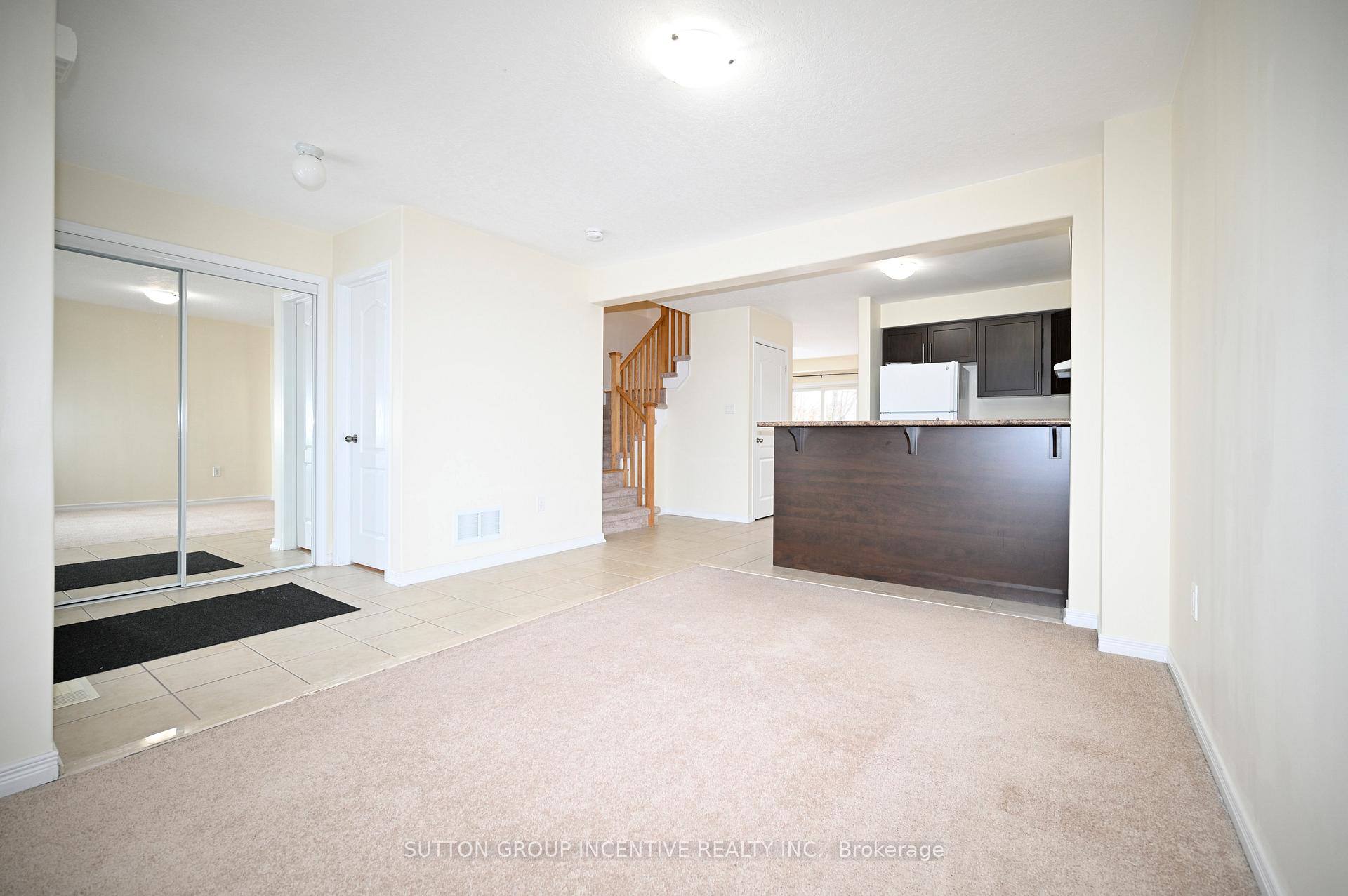 Photo 12 of Unit 29, 90 Sovereign'S Gate, Barrie, Innis-Shore — HOMEH