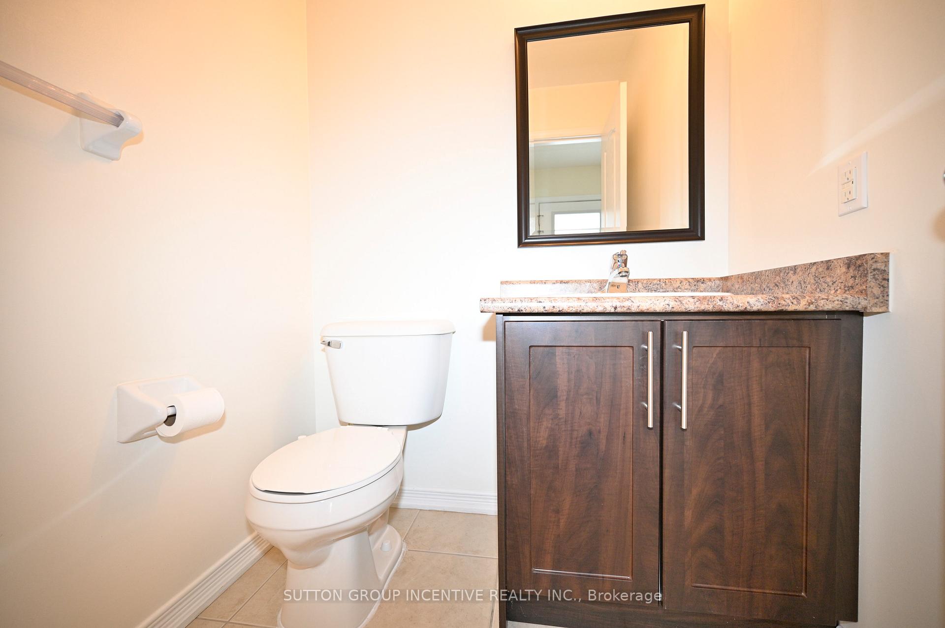 Photo 25 of Unit 29, 90 Sovereign'S Gate, Barrie, Innis-Shore — HOMEH