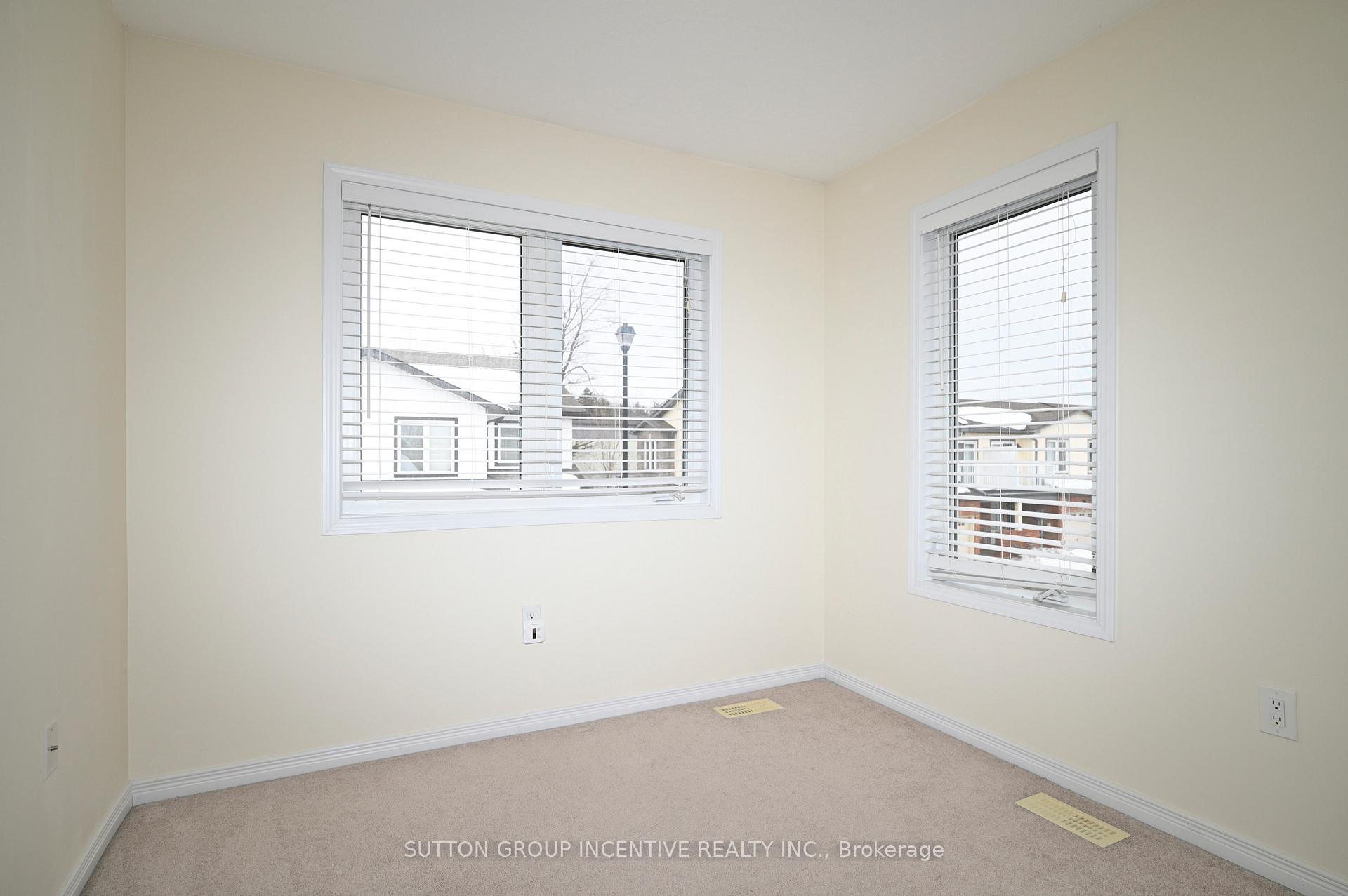 Photo 35 of Unit 29, 90 Sovereign'S Gate, Barrie, Innis-Shore — HOMEH