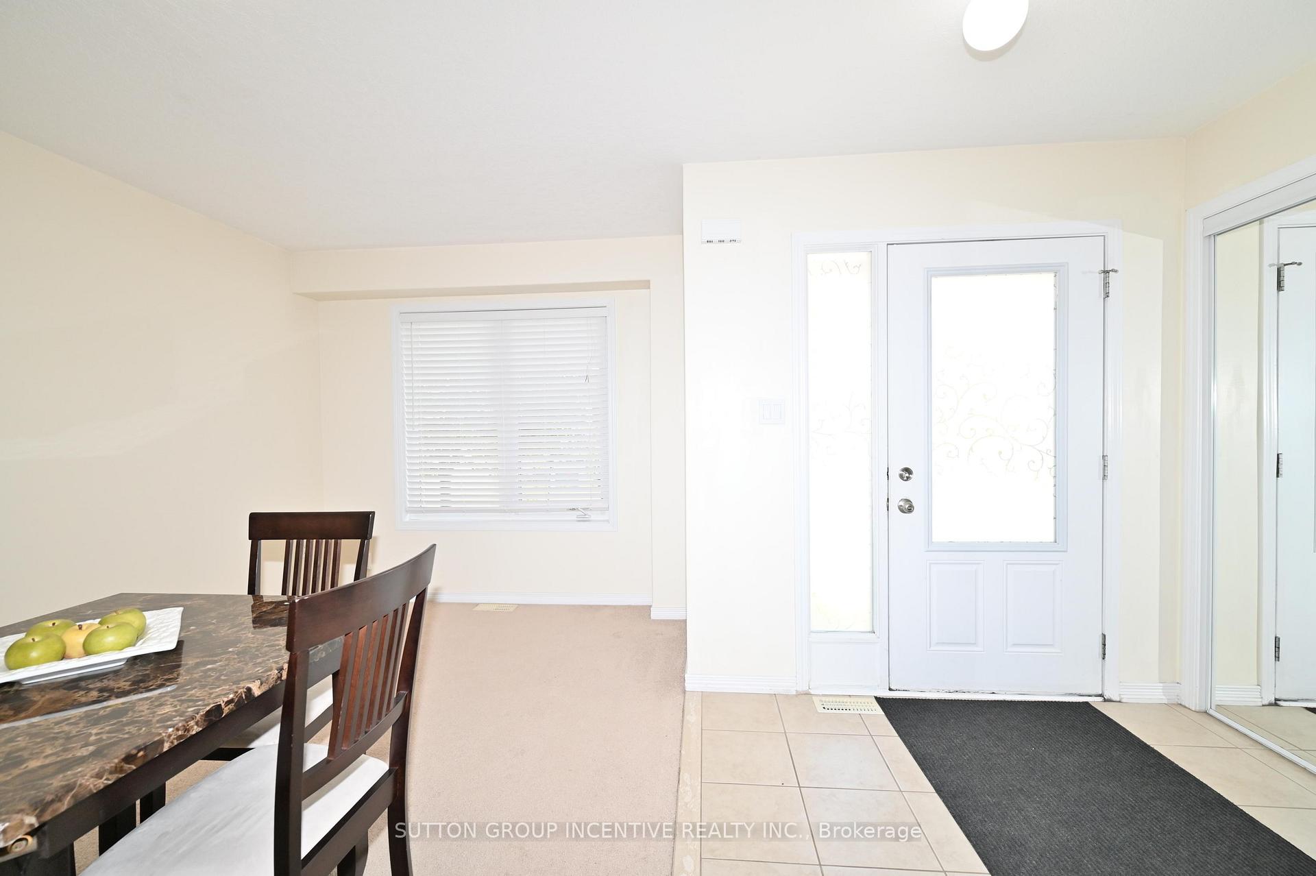 Photo 6 of Unit 29, 90 Sovereign'S Gate, Barrie, Innis-Shore — HOMEH