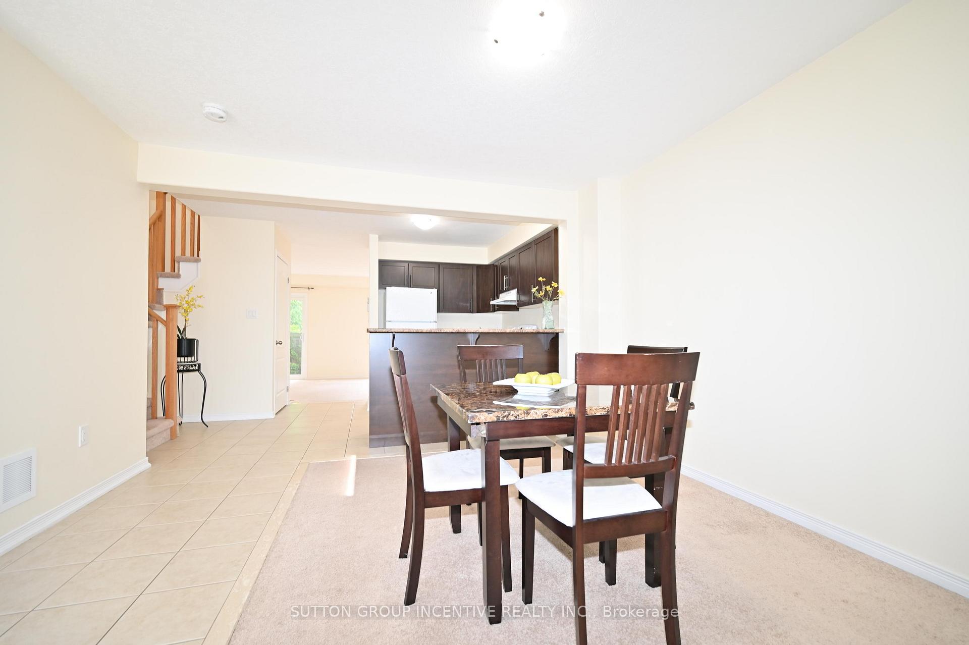 Photo 10 of Unit 29, 90 Sovereign'S Gate, Barrie, Innis-Shore — HOMEH