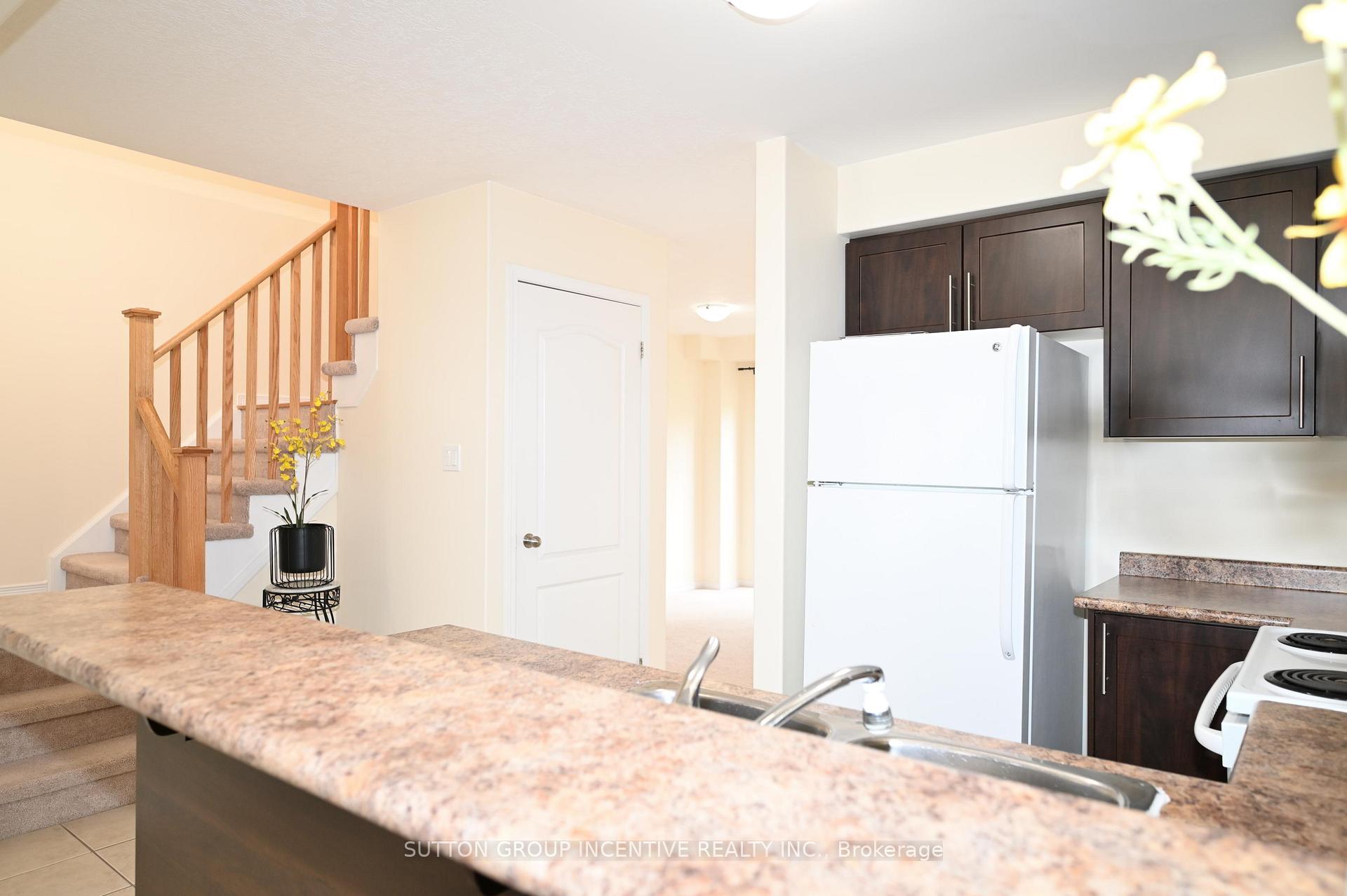 Photo 22 of Unit 29, 90 Sovereign'S Gate, Barrie, Innis-Shore — HOMEH