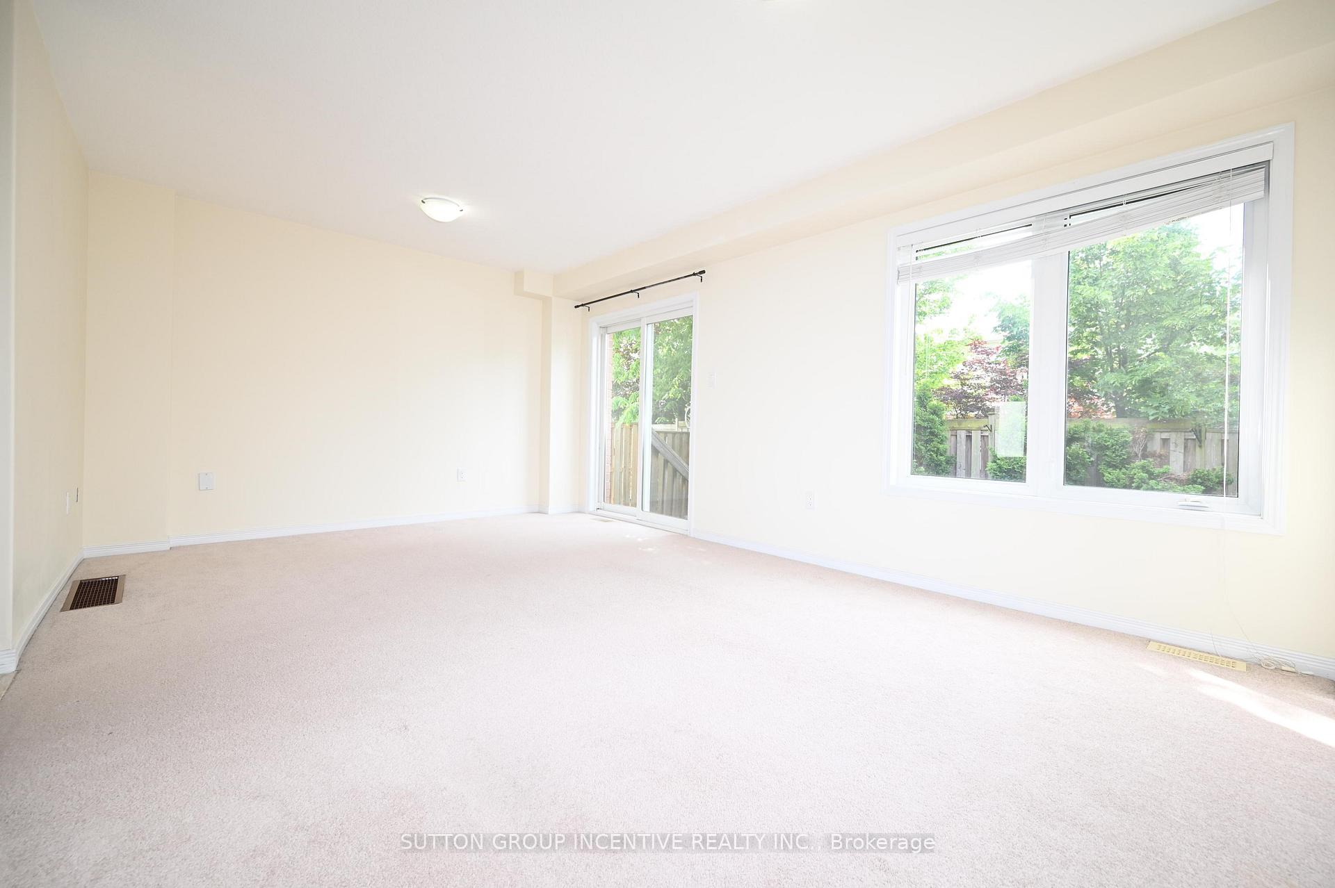 Photo 34 of Unit 29, 90 Sovereign'S Gate, Barrie, Innis-Shore — HOMEH