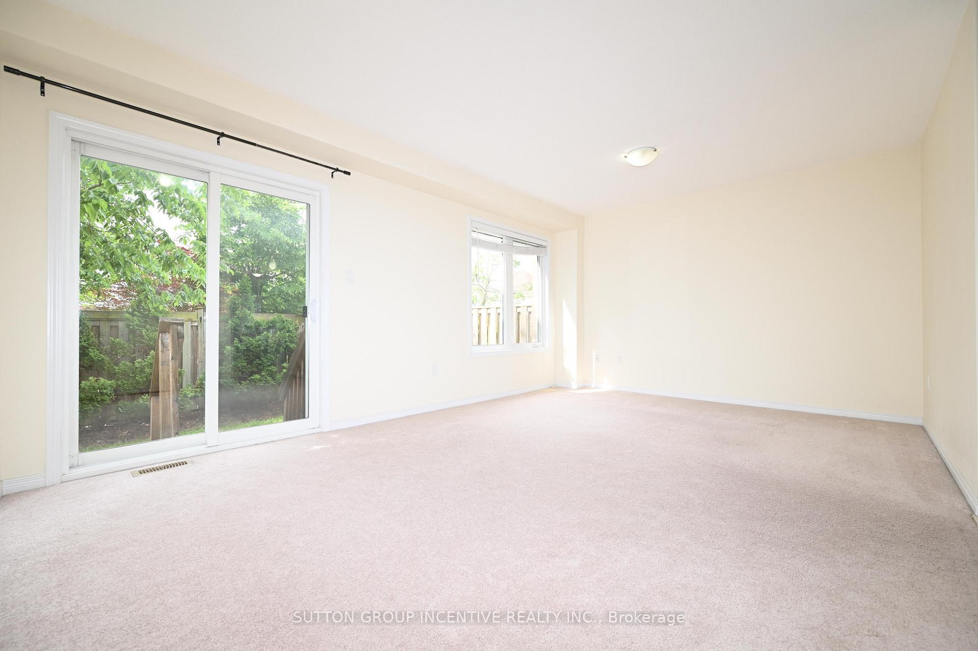 Photo 36 of Unit 29, 90 Sovereign'S Gate, Barrie, Innis-Shore — HOMEH
