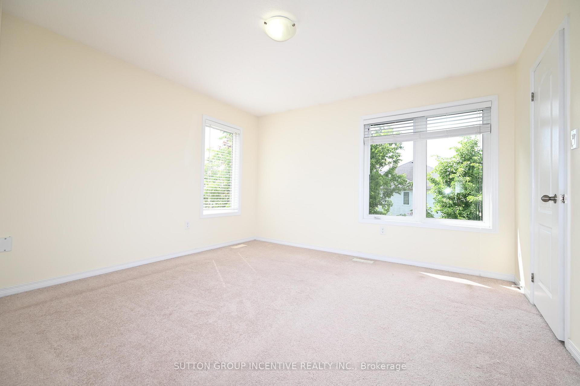 Photo 41 of Unit 29, 90 Sovereign'S Gate, Barrie, Innis-Shore — HOMEH