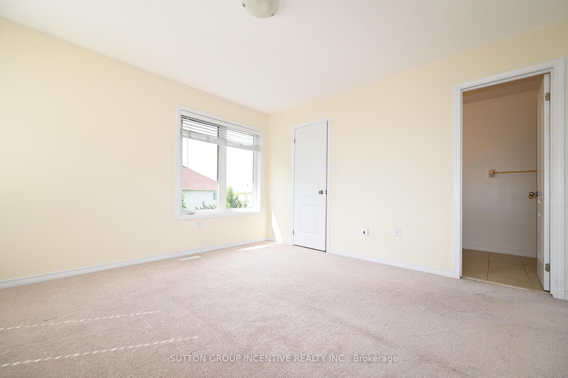 Photo 42 of Unit 29, 90 Sovereign'S Gate, Barrie, Innis-Shore — HOMEH