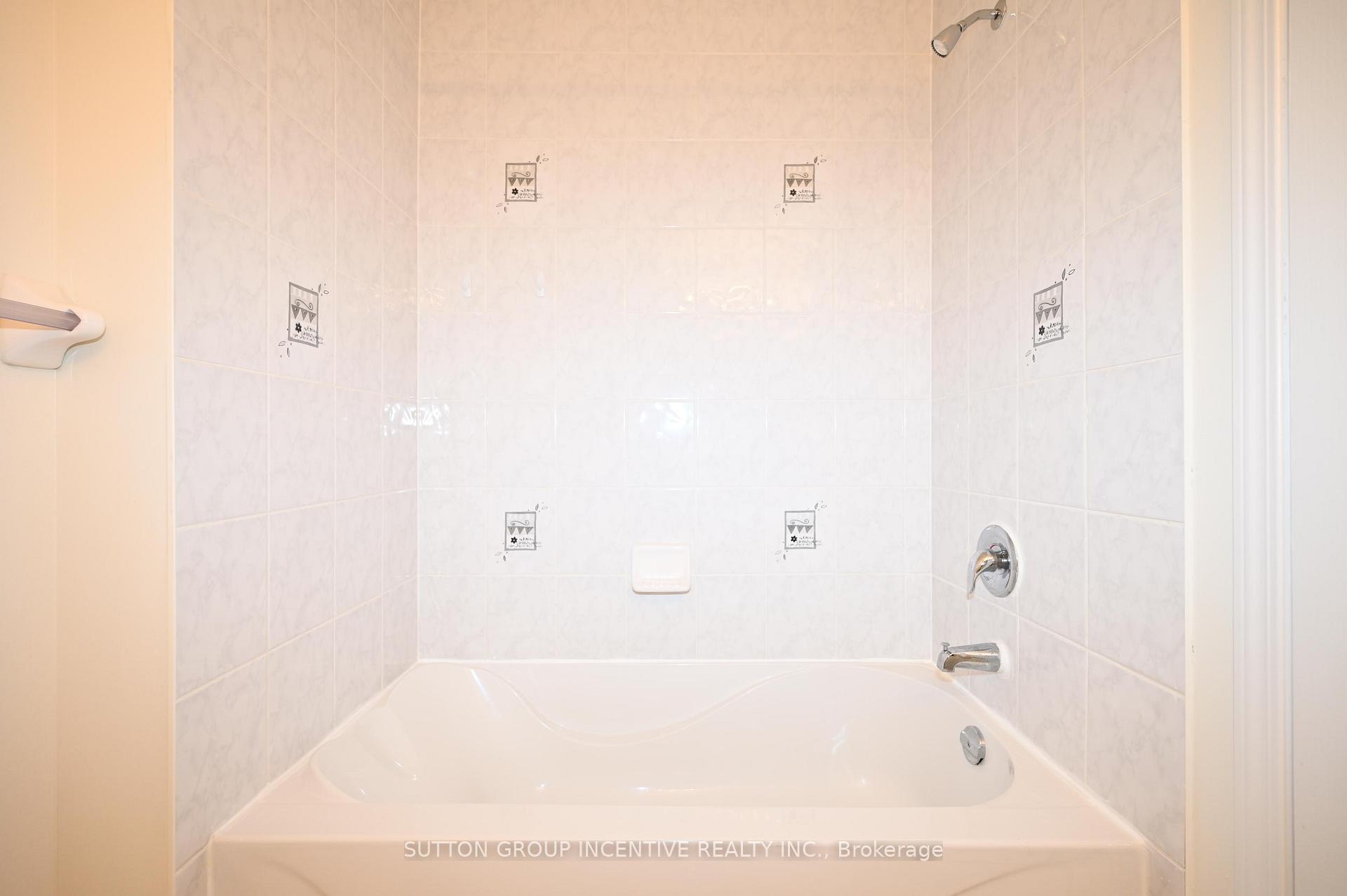Photo 44 of Unit 29, 90 Sovereign'S Gate, Barrie, Innis-Shore — HOMEH