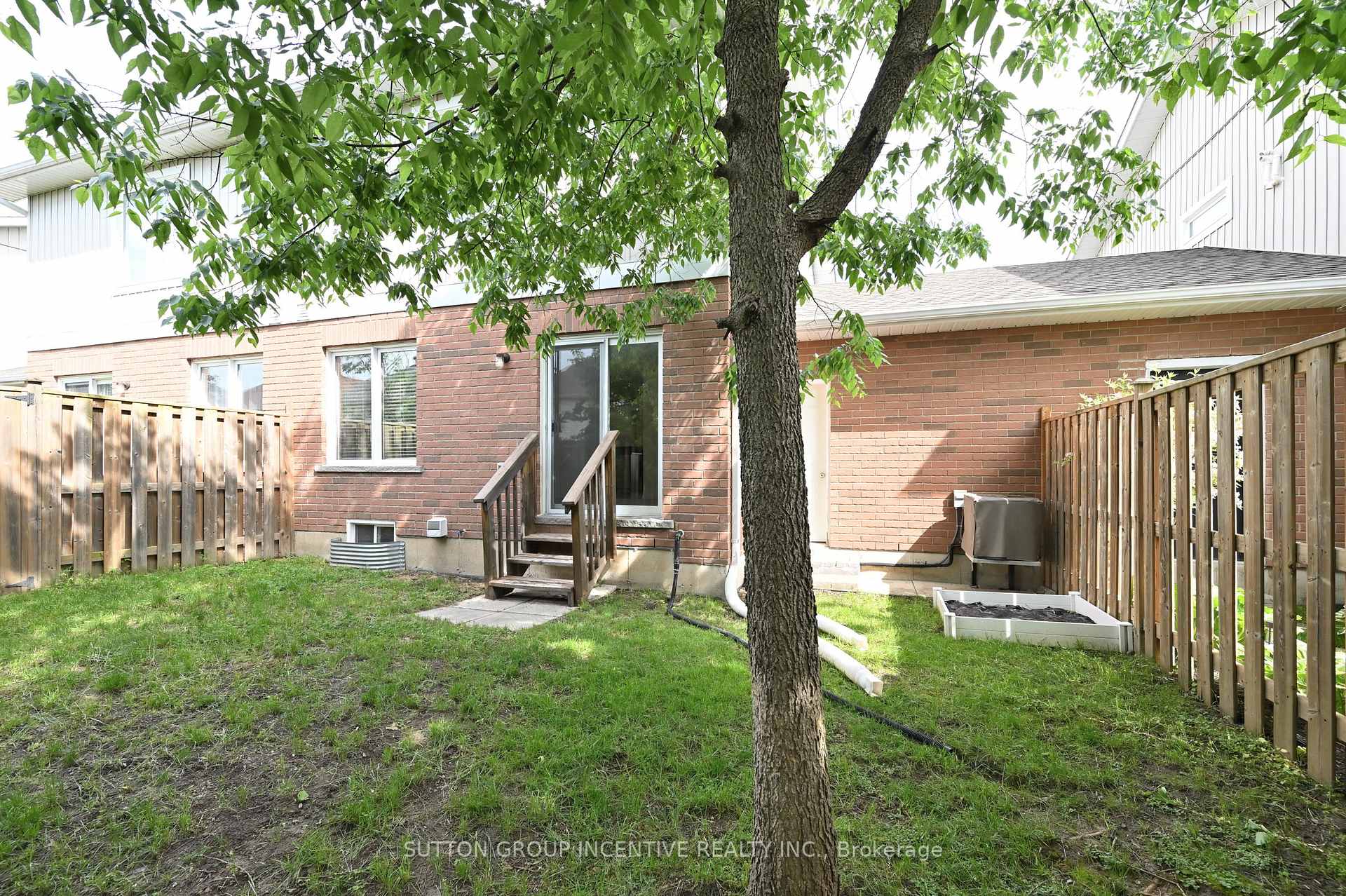 Photo 51 of Unit 29, 90 Sovereign'S Gate, Barrie, Innis-Shore — HOMEH