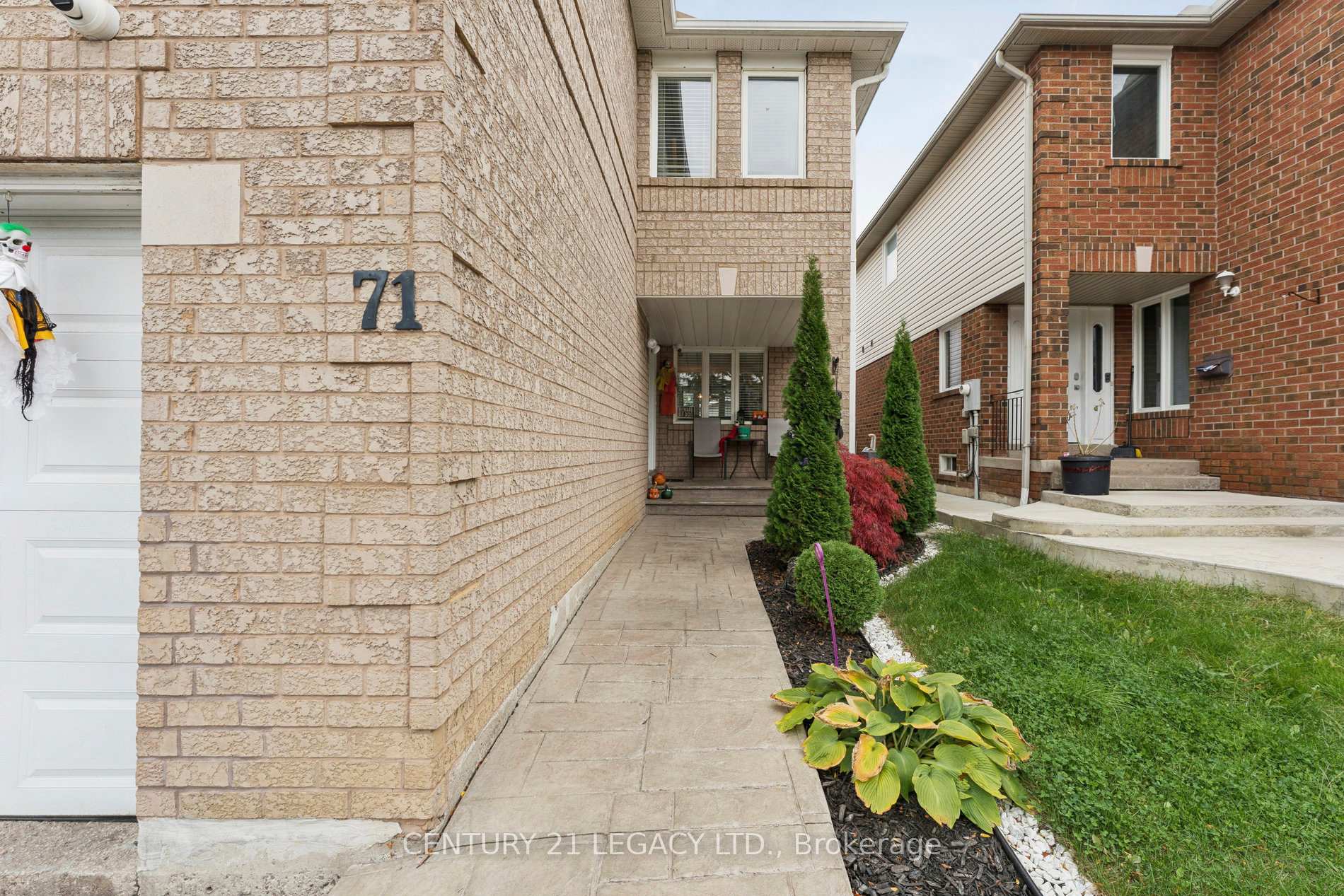 Photo 2 of 71 Townley Crescent, Brampton, Heart Lake West — HOMEH