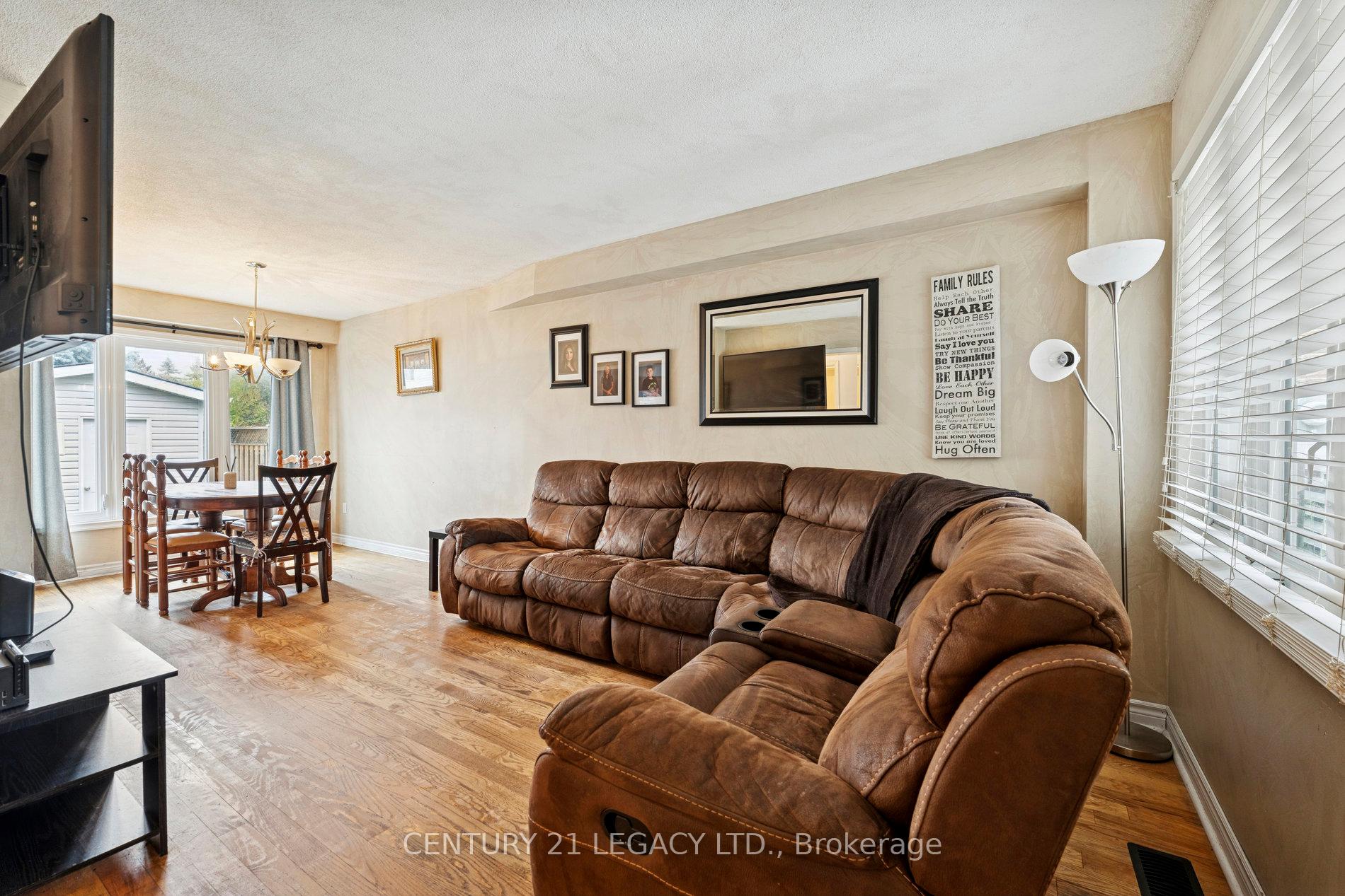 Photo 6 of 71 Townley Crescent, Brampton, Heart Lake West — HOMEH