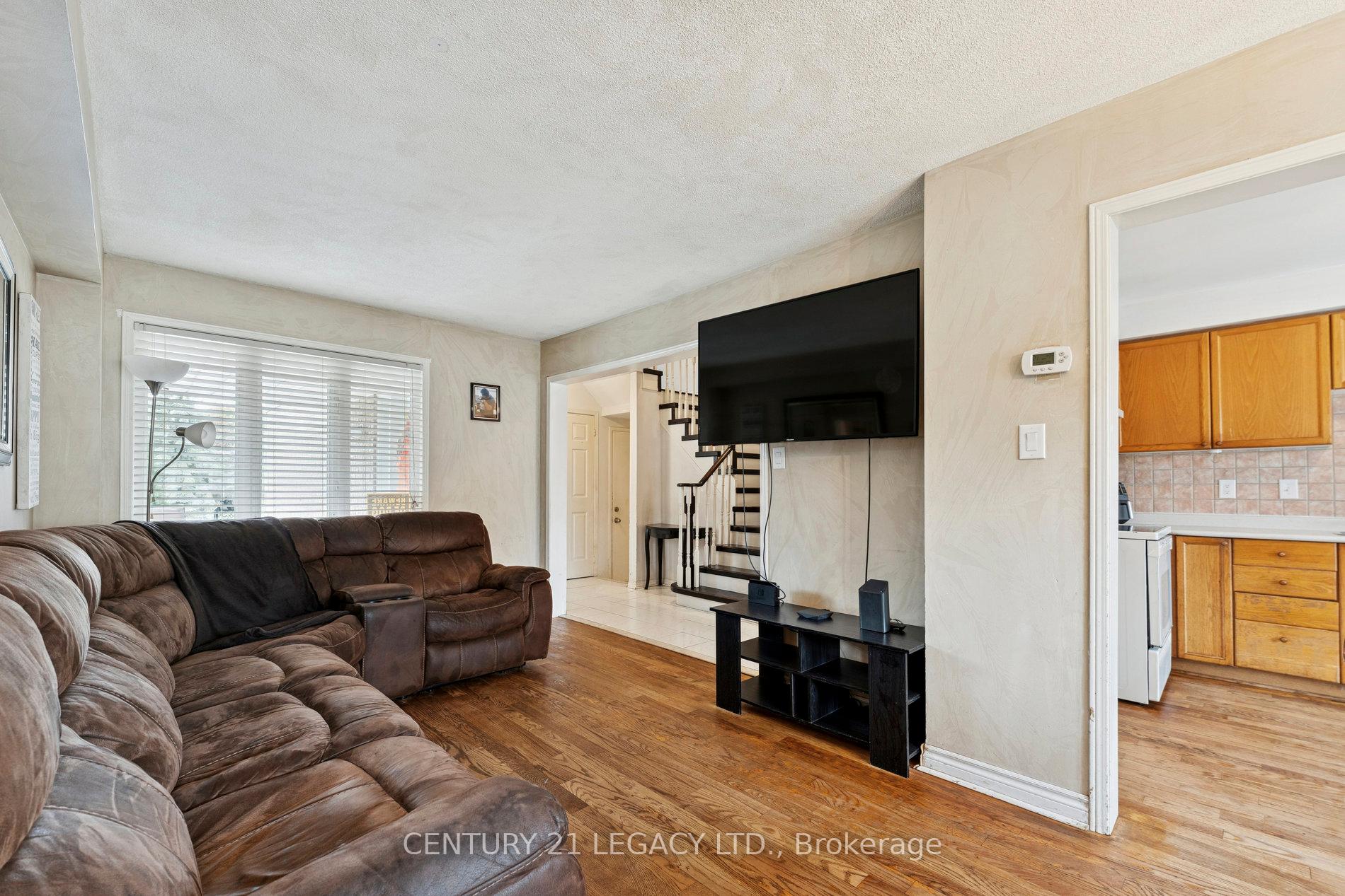 Photo 9 of 71 Townley Crescent, Brampton, Heart Lake West — HOMEH
