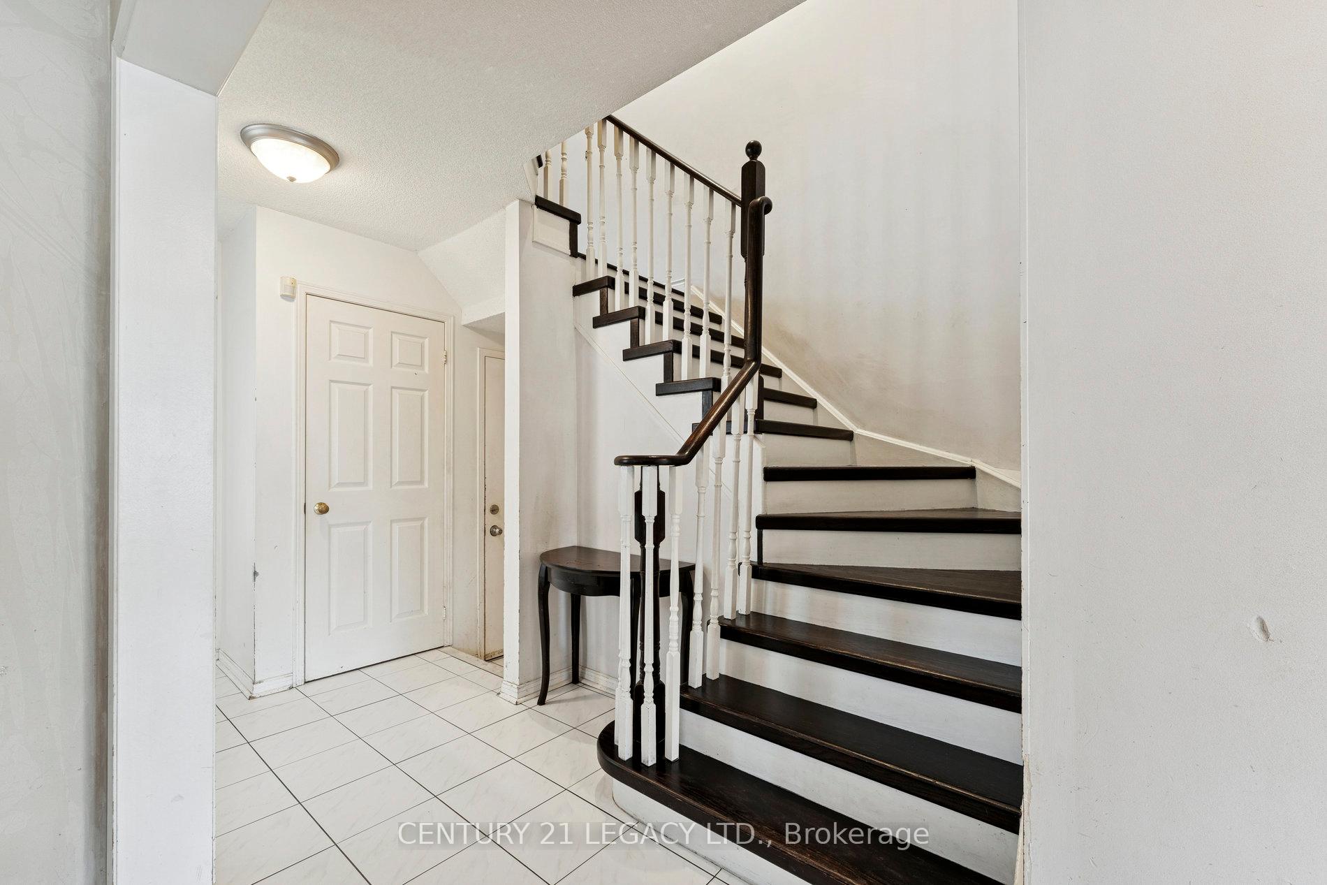 Photo 14 of 71 Townley Crescent, Brampton, Heart Lake West — HOMEH