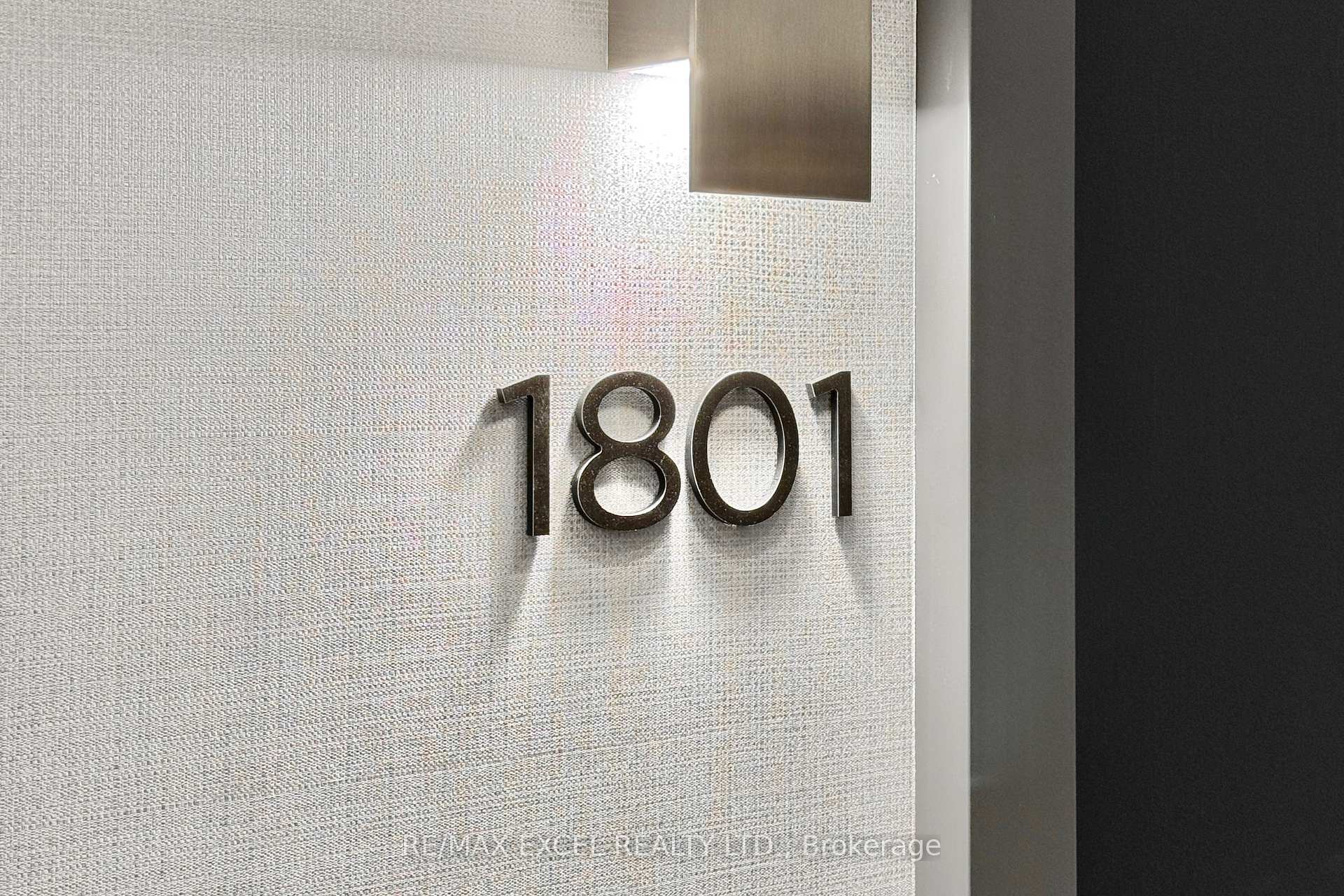 Photo 4 of Unit 1801, 18 Water Walk Drive, Markham, Unionville — HOMEH